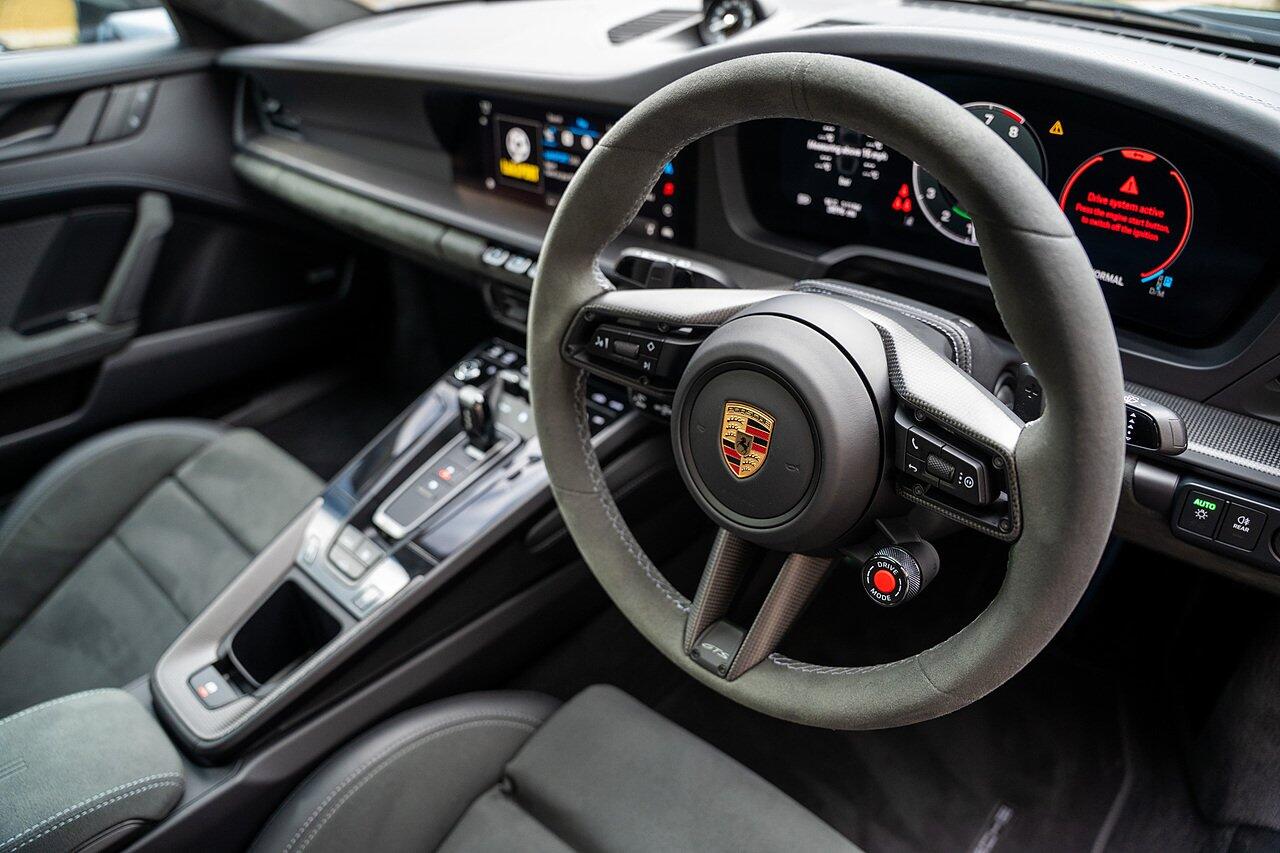 Porsche 911 view 49