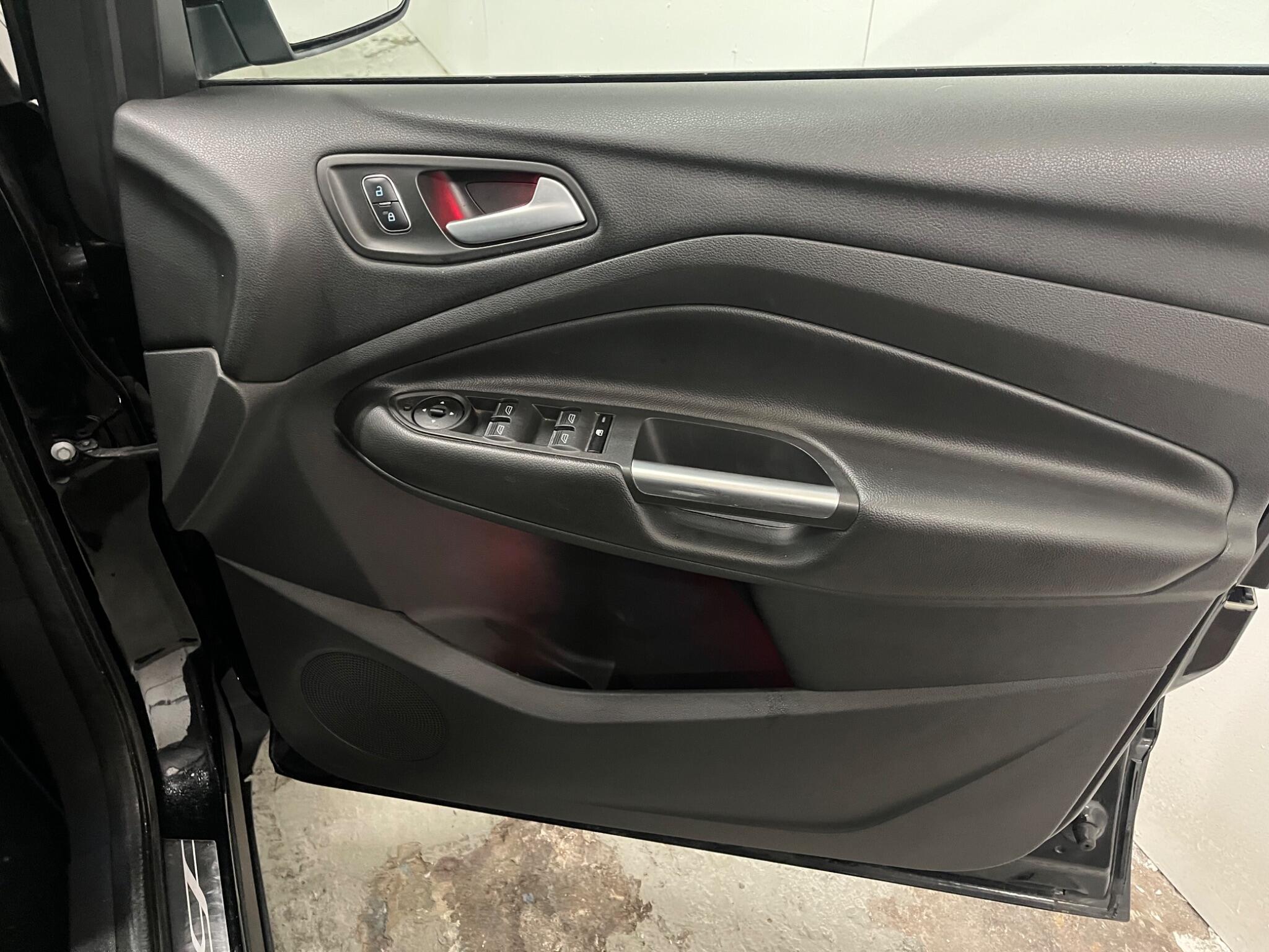 2018 Ford Kuga image 12