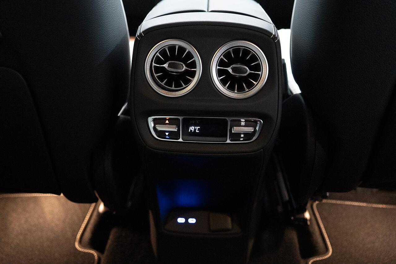 Mercedes-Benz G-Class view 38