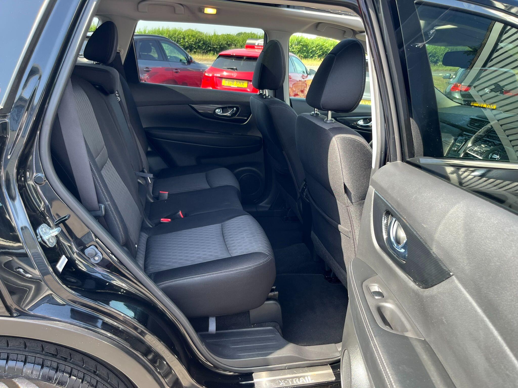 Nissan X-Trail view 41