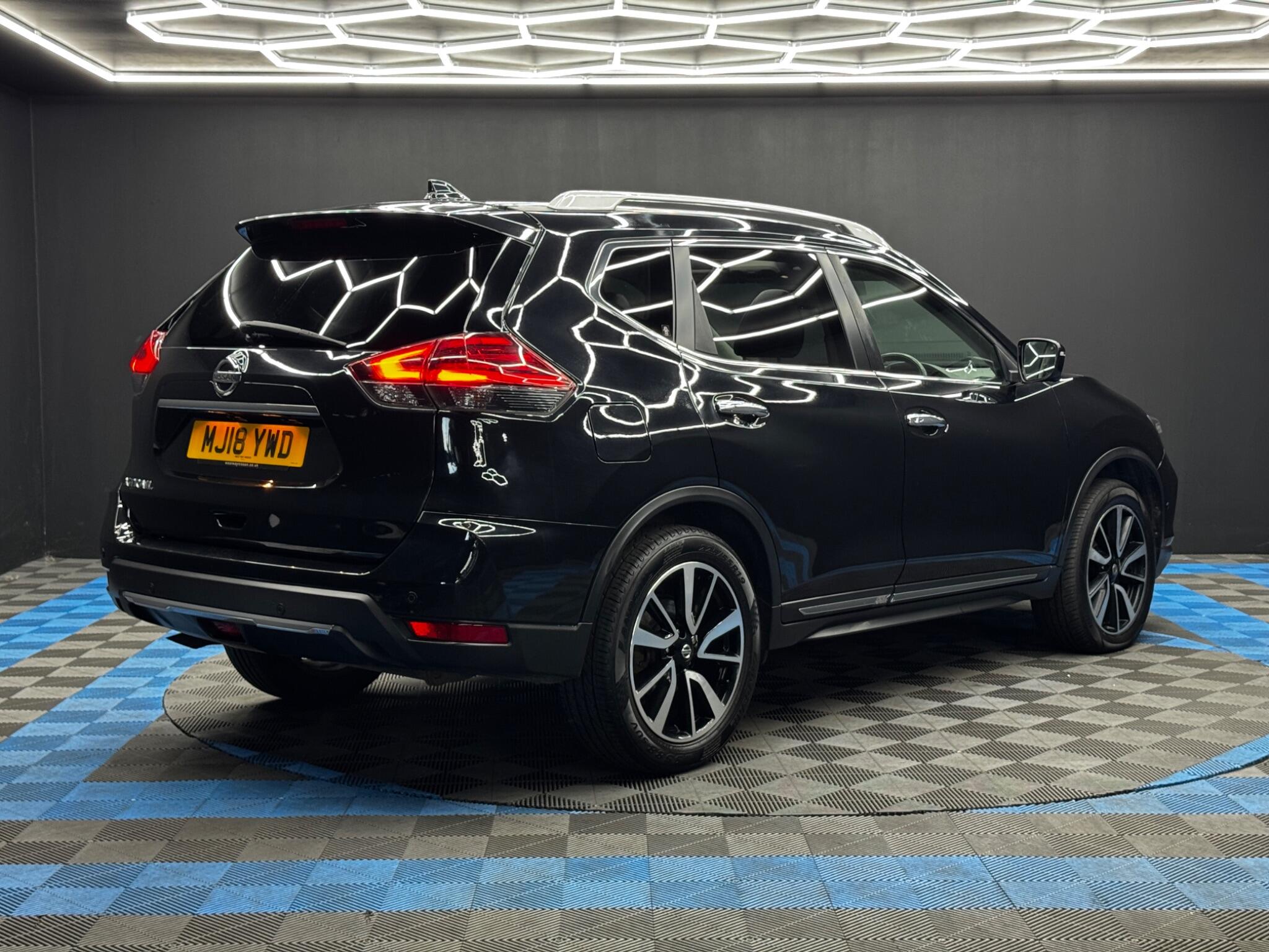 Nissan X-Trail view 5