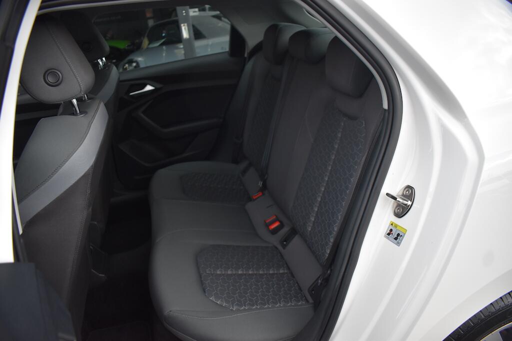 Audi A1 view 12