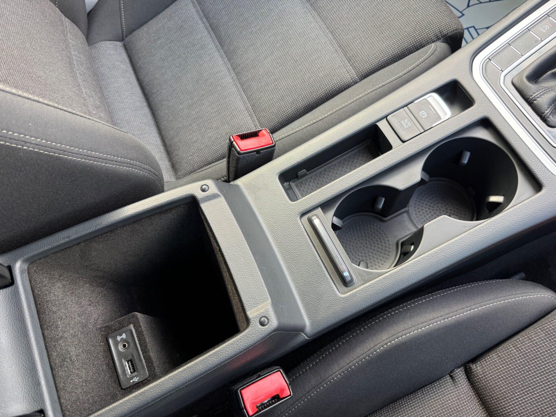 Volkswagen Passat view 44