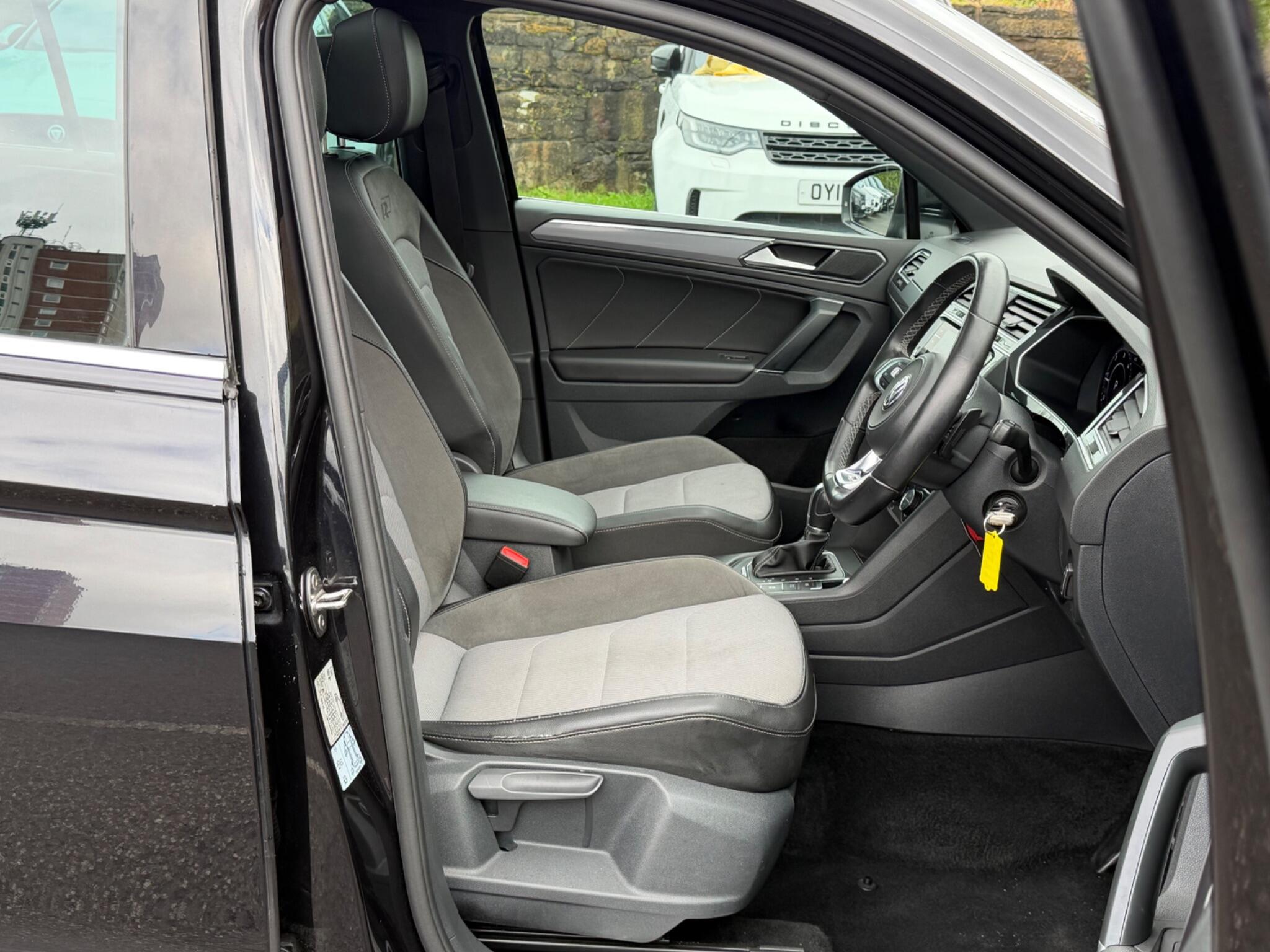 Volkswagen Tiguan view 16