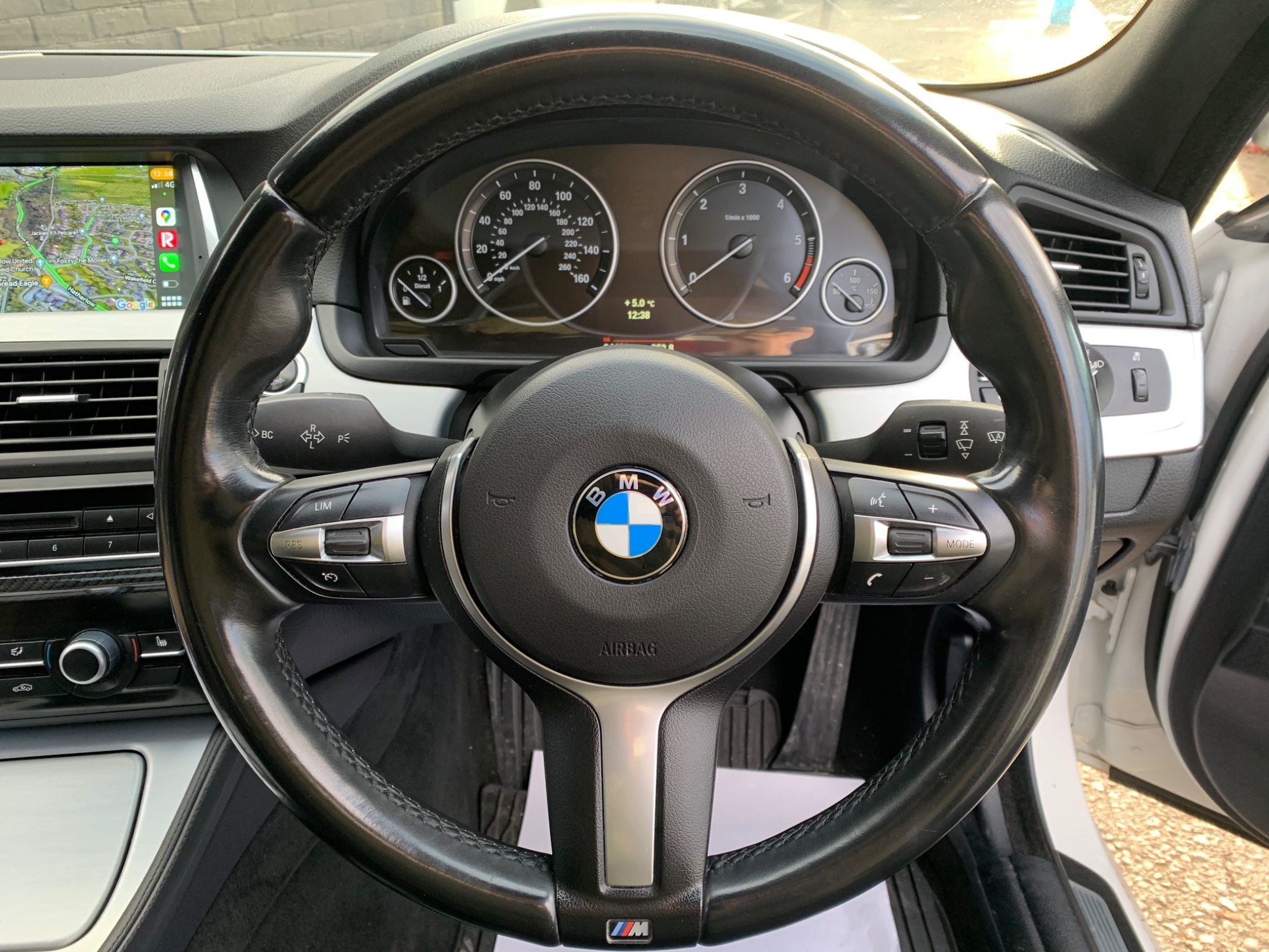 BMW 5 Series view 20