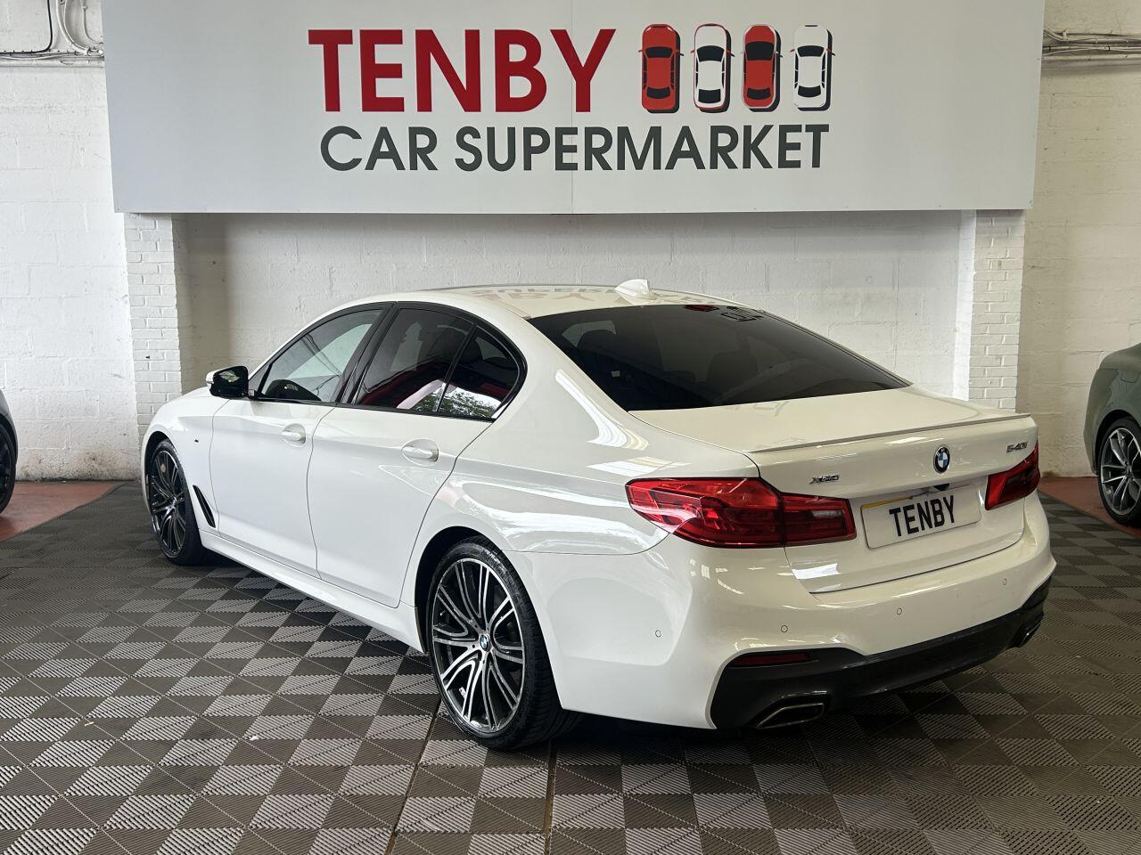 BMW 5 Series view 10