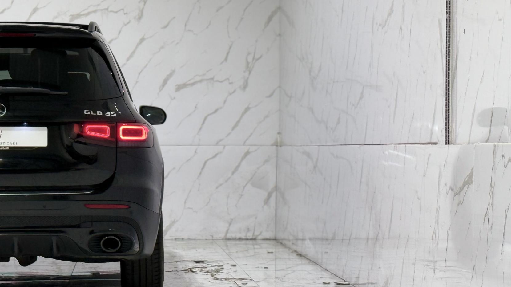 Mercedes-Benz GLB view 53