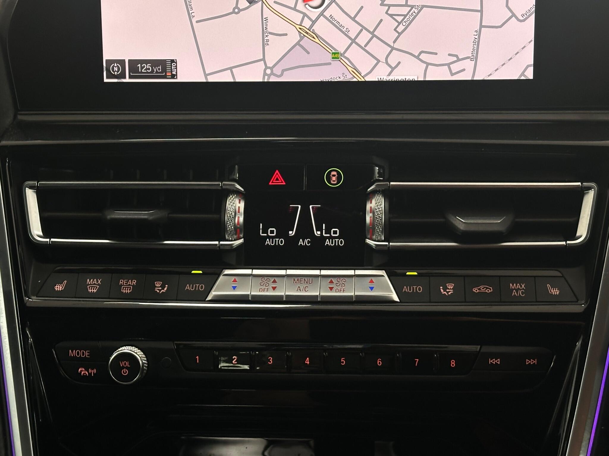 BMW 8 Series view 28