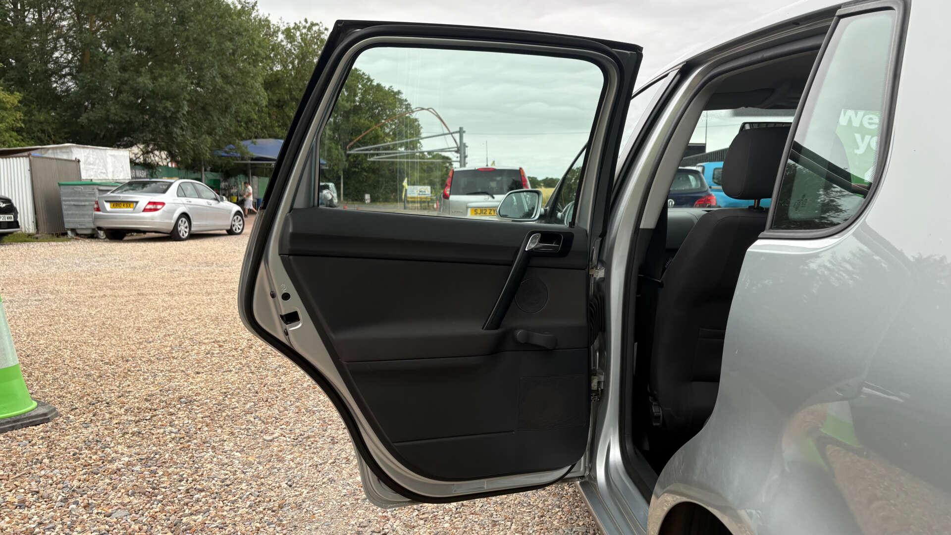 Volkswagen Polo view 26