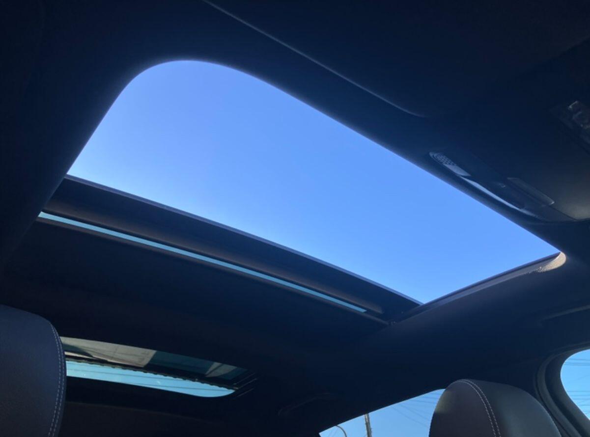 Mercedes-Benz C-Class view 32