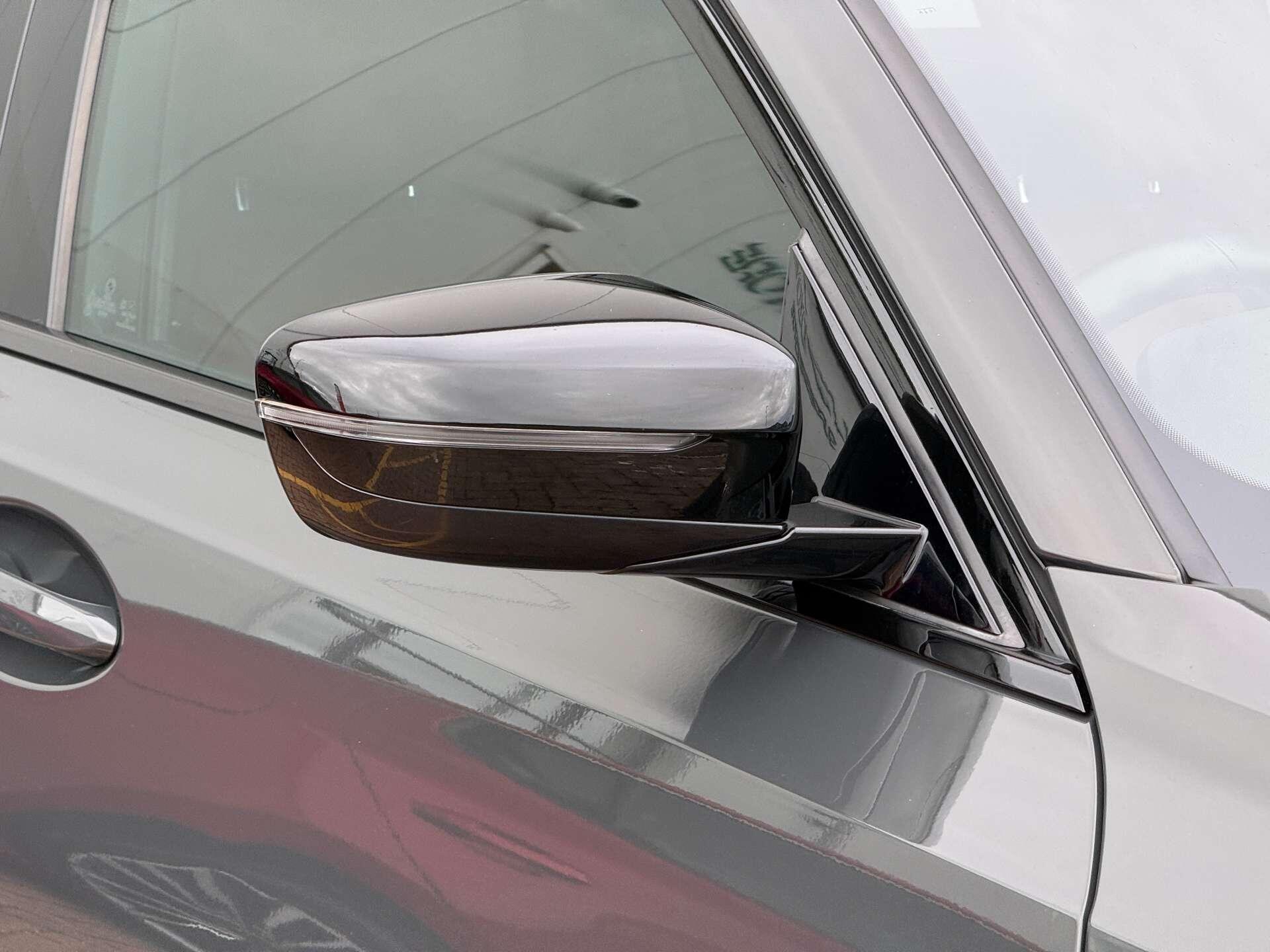 BMW 3 Series view 12