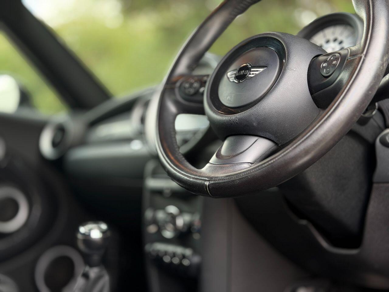 Mini Cooper view 82