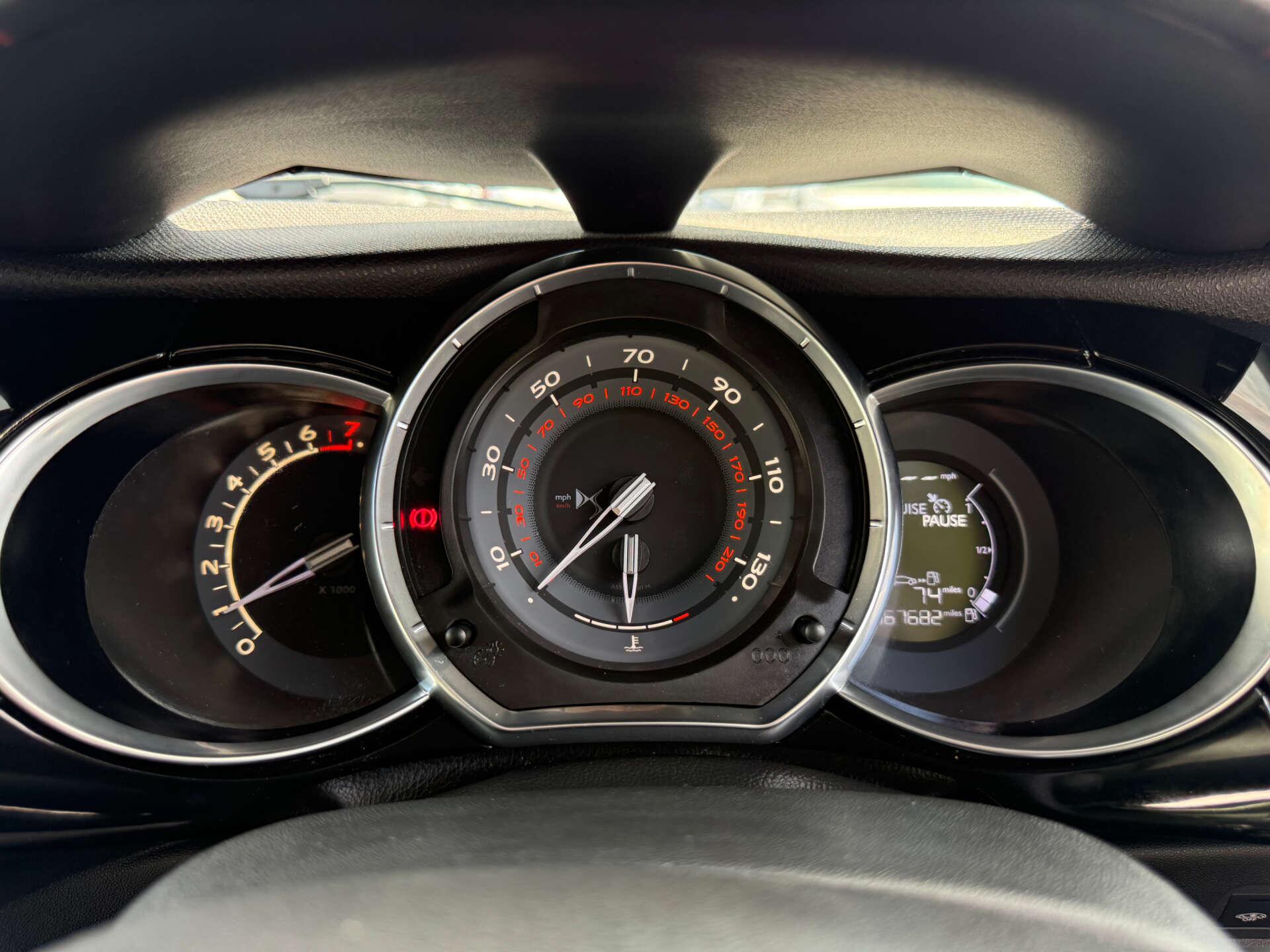DS Automobiles DS 3 view 48