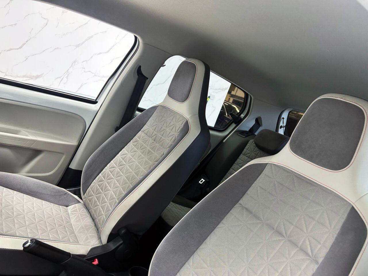 Volkswagen Up! view 13