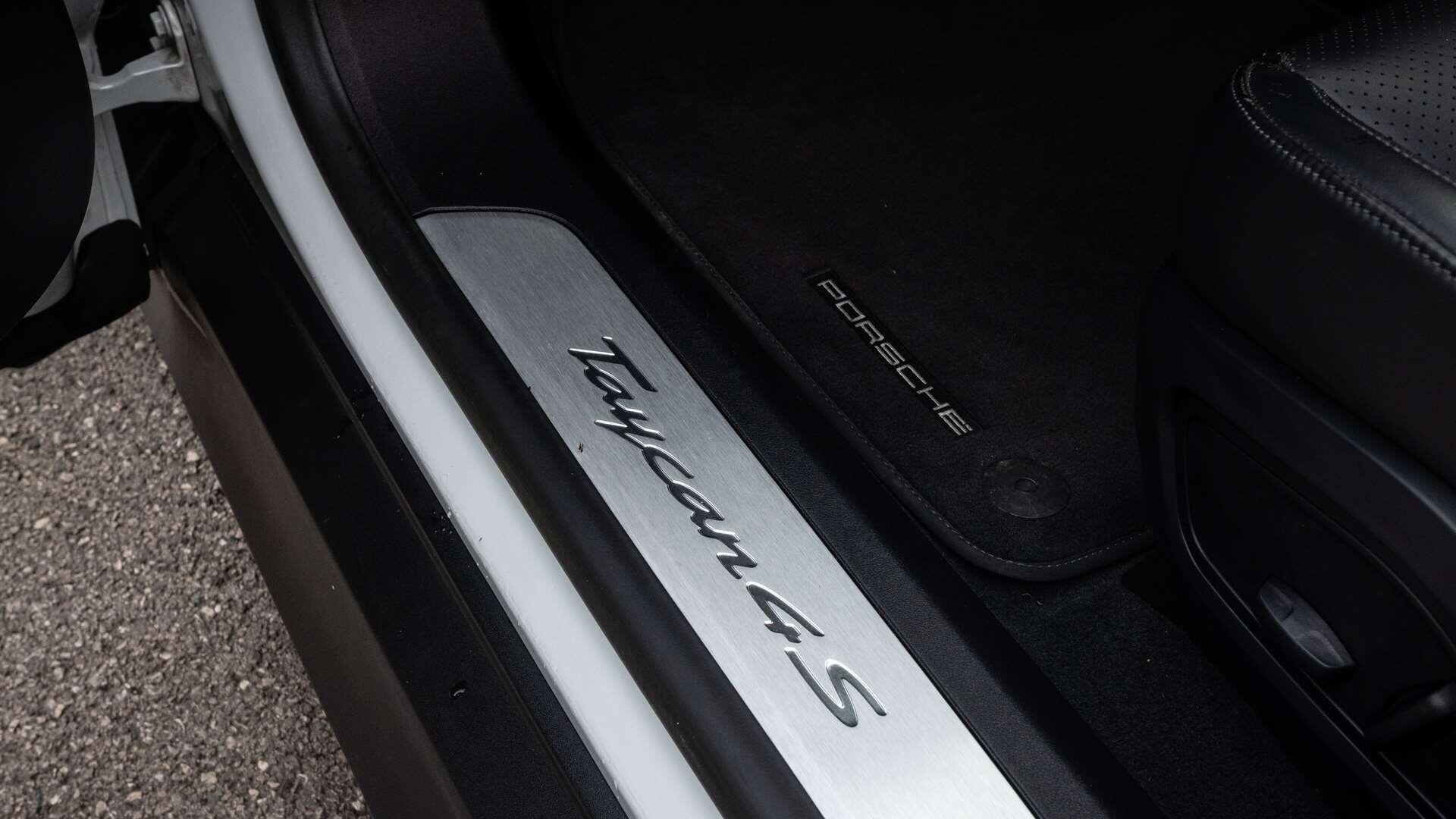Porsche Taycan view 24