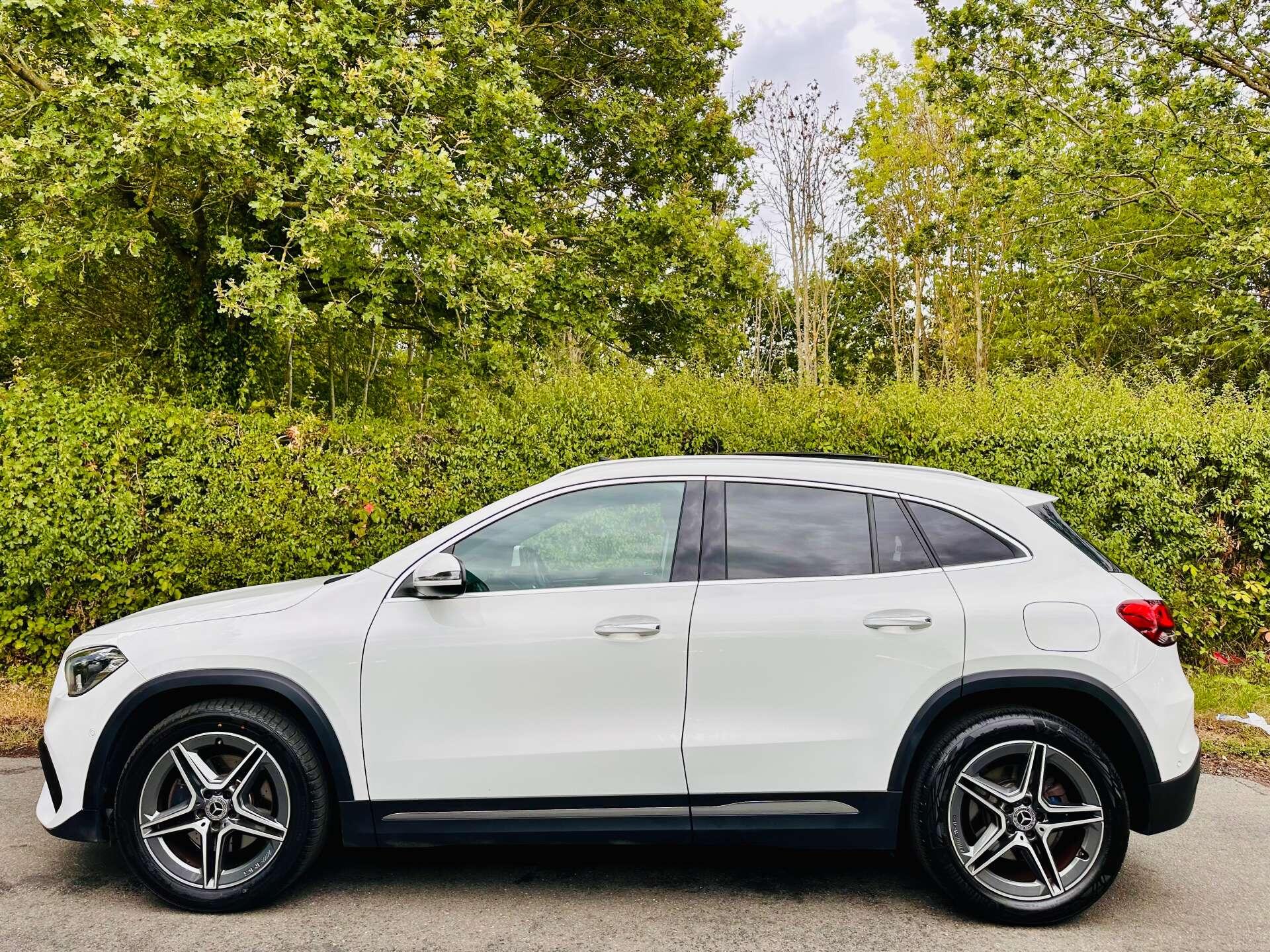 Mercedes-Benz Gla view 36
