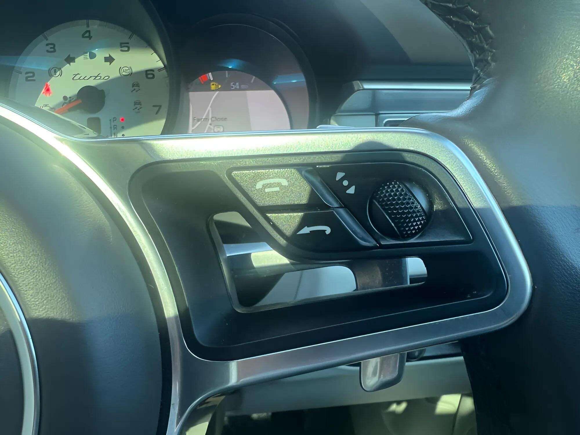 Porsche Macan view 23
