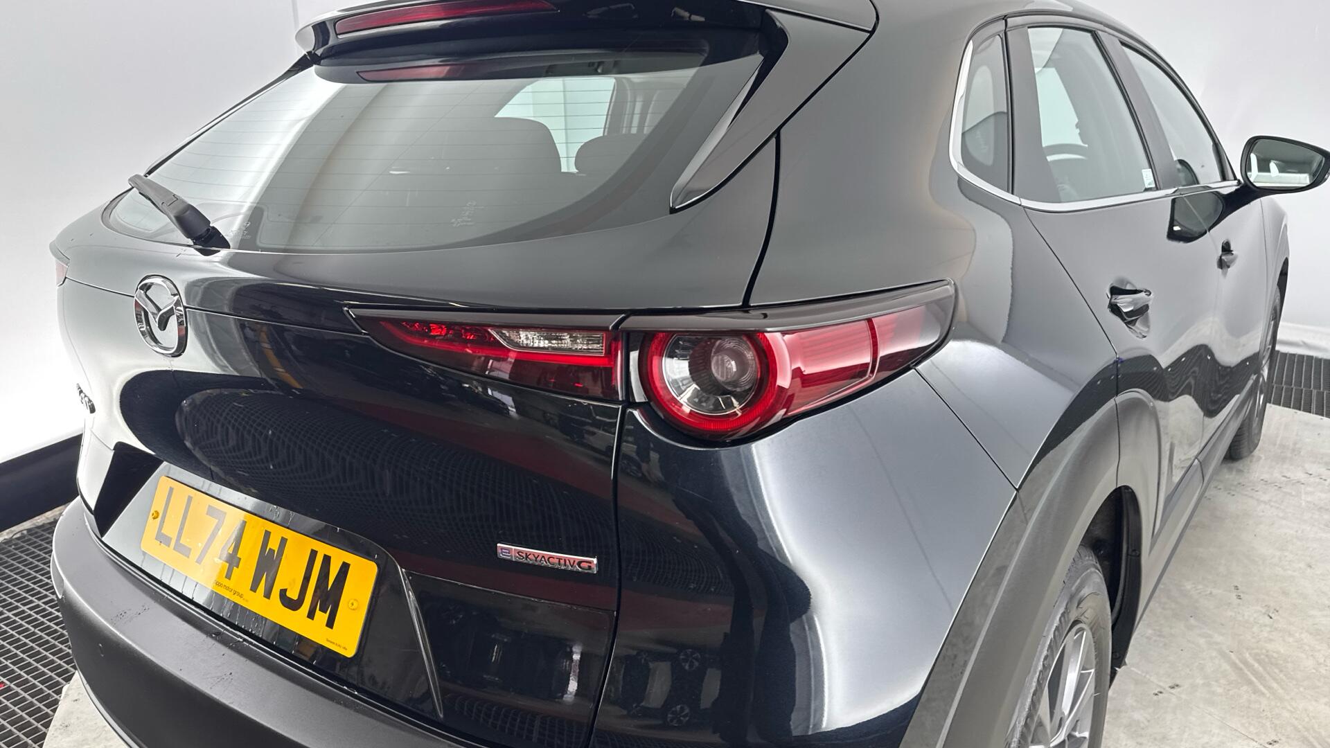 Mazda CX-30 view 17