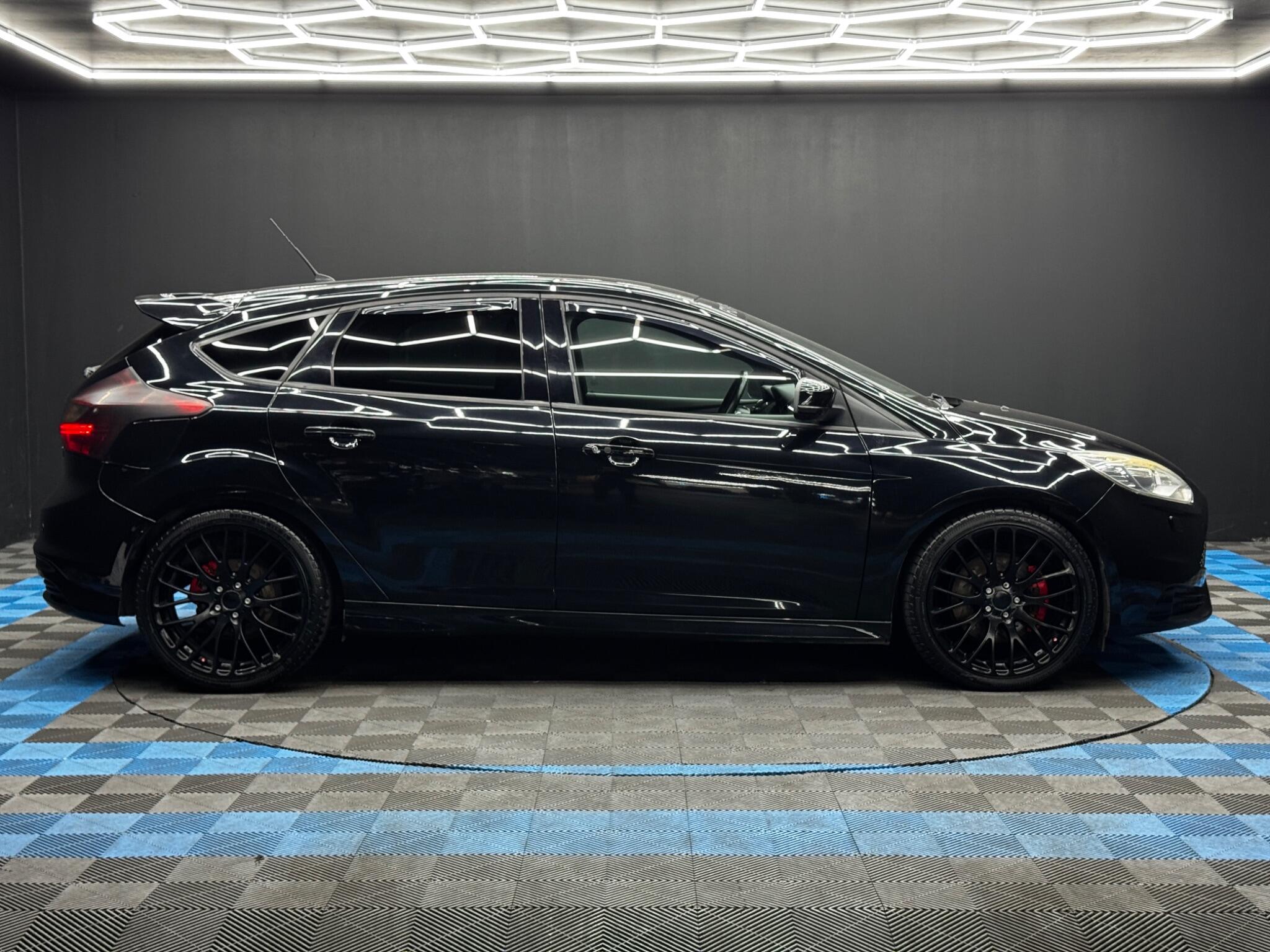 Ford Focus view 4