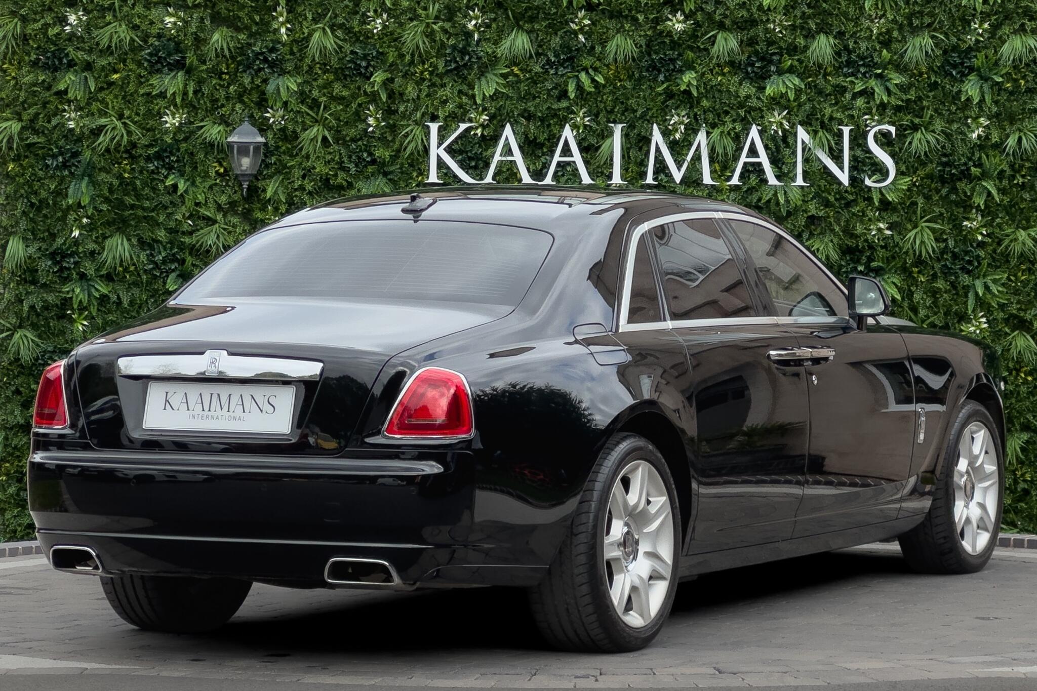 Rolls-Royce Ghost view 4