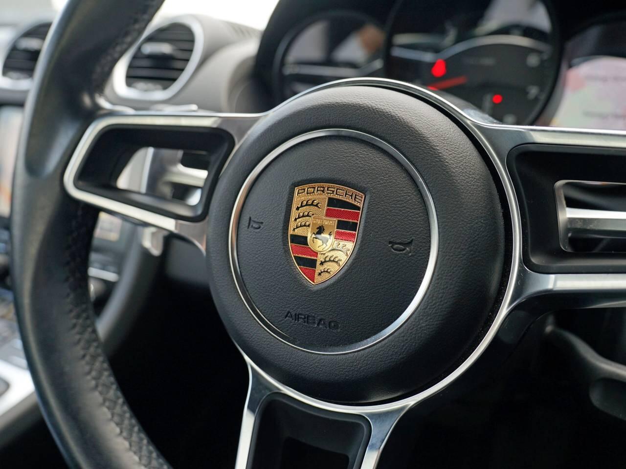 Porsche Cayman view 20