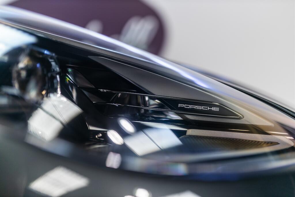 Porsche Macan view 16