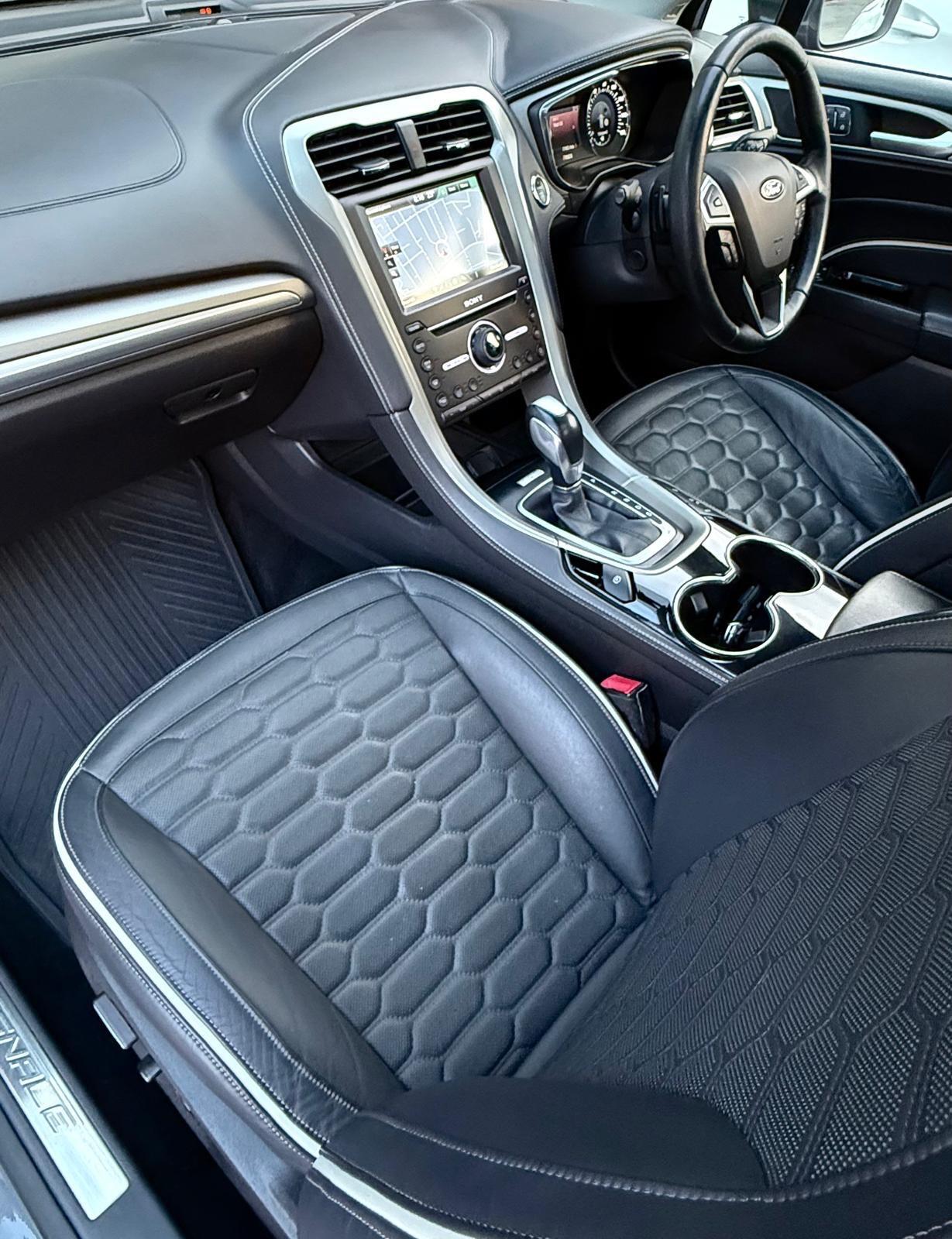 Ford Mondeo view 15