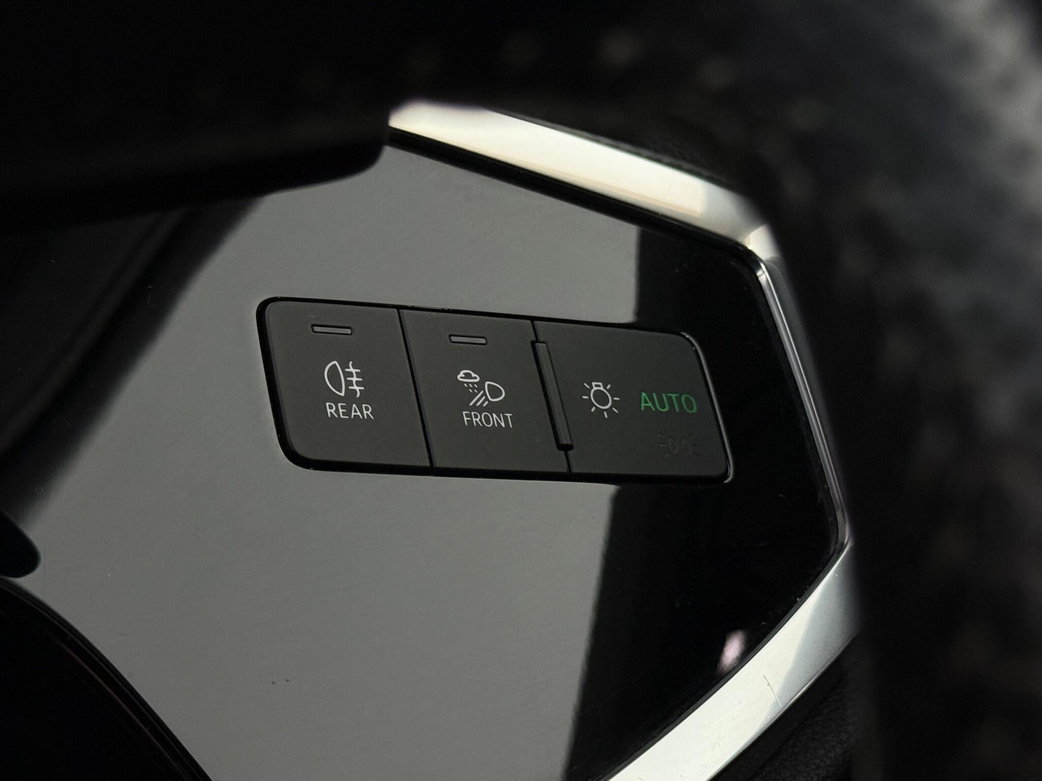 Audi Q3 view 18