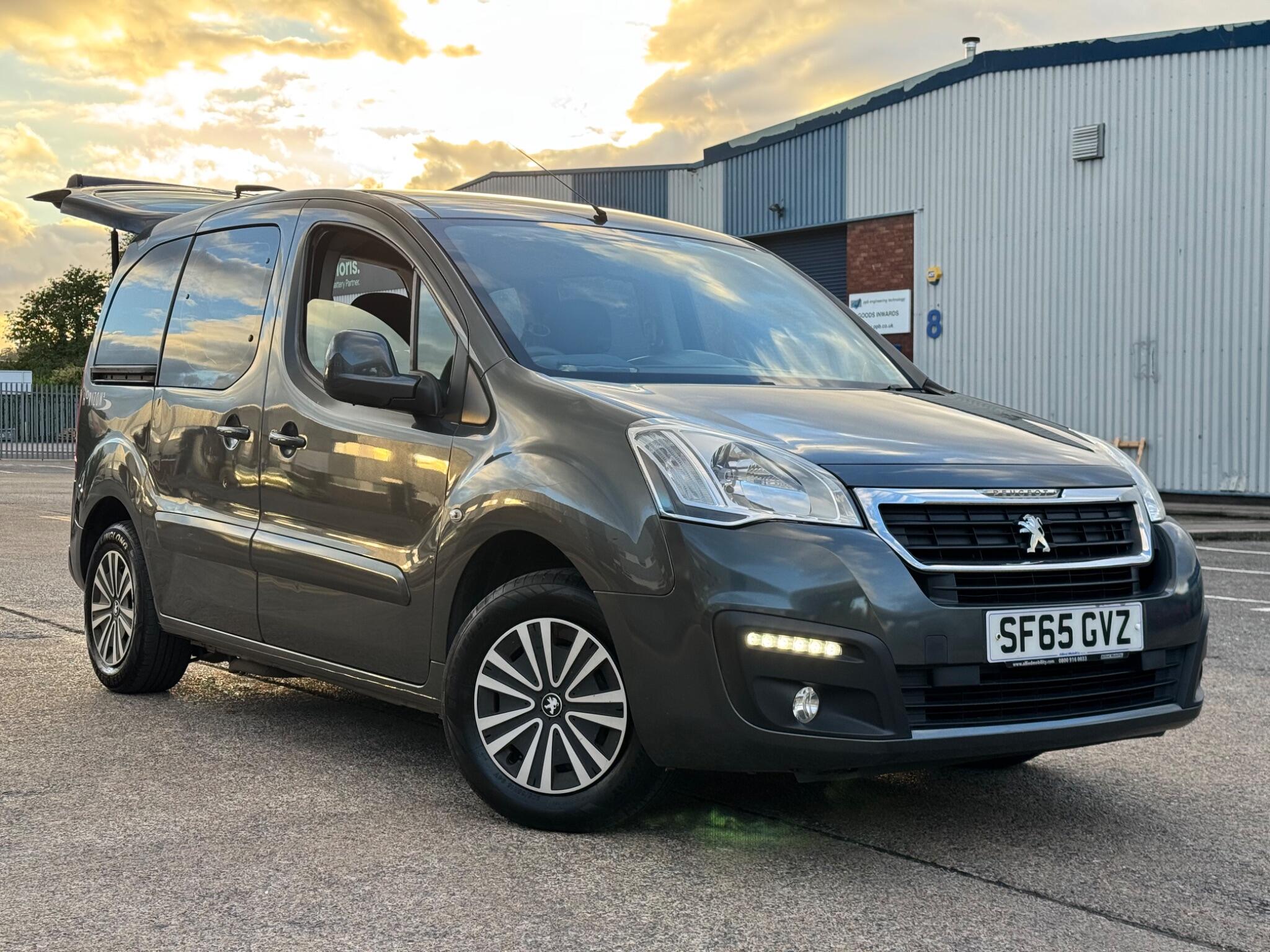 Peugeot Partner Tepee view 5