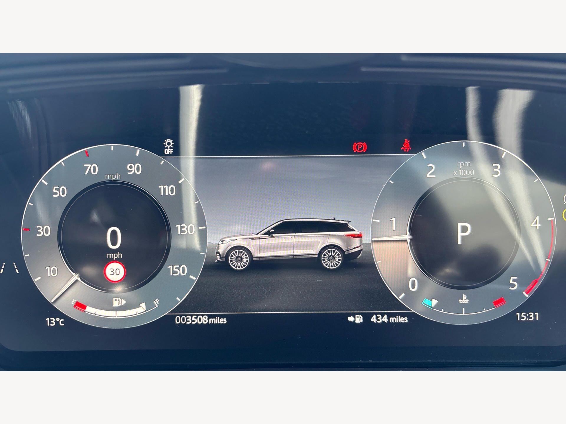 Land Rover Range Rover Velar view 19