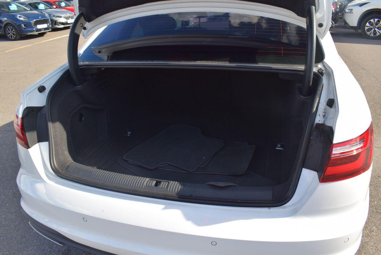 Audi A4 view 22