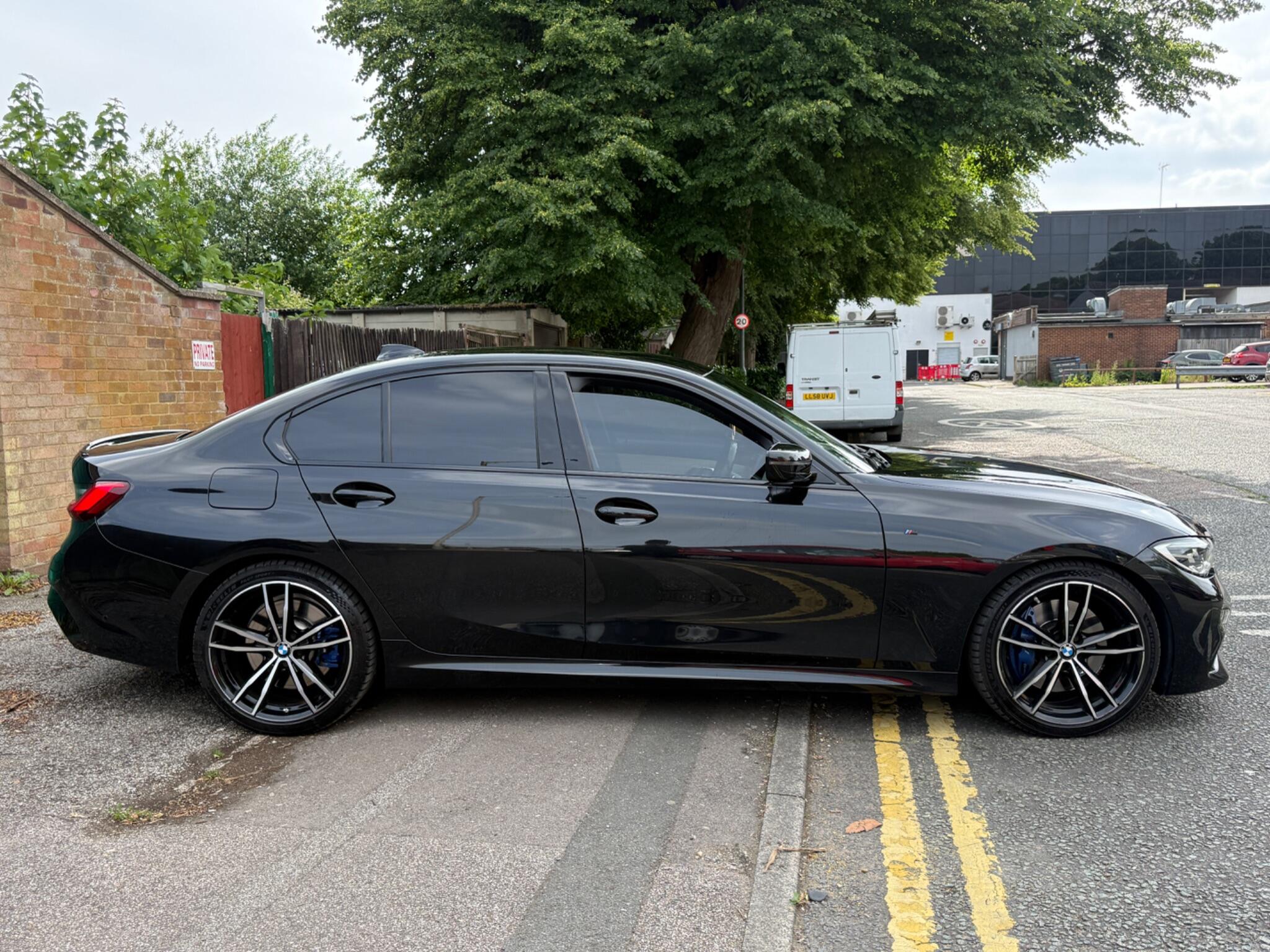 BMW 3 Series - Image 12