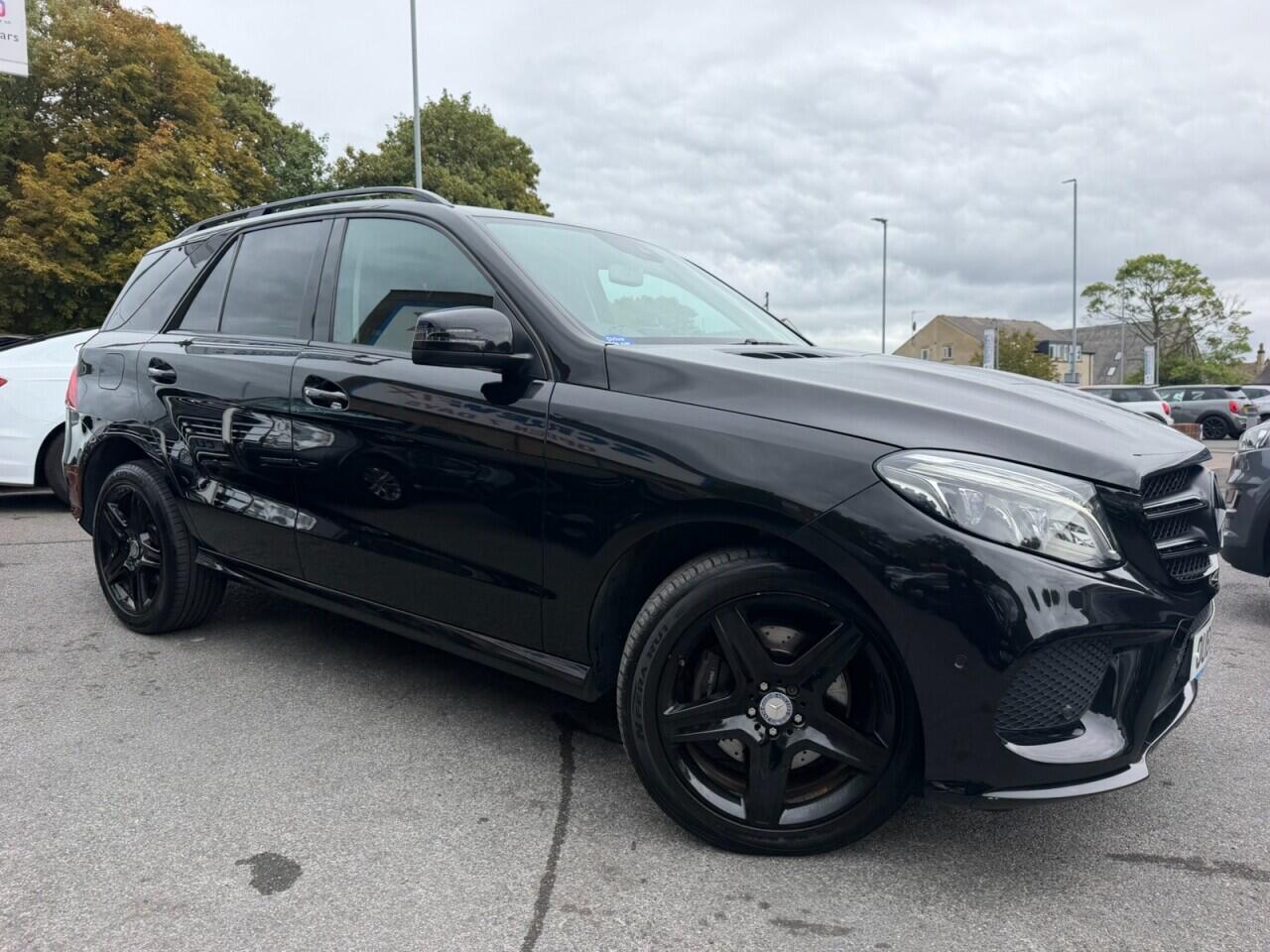 Mercedes-Benz Gle view 13