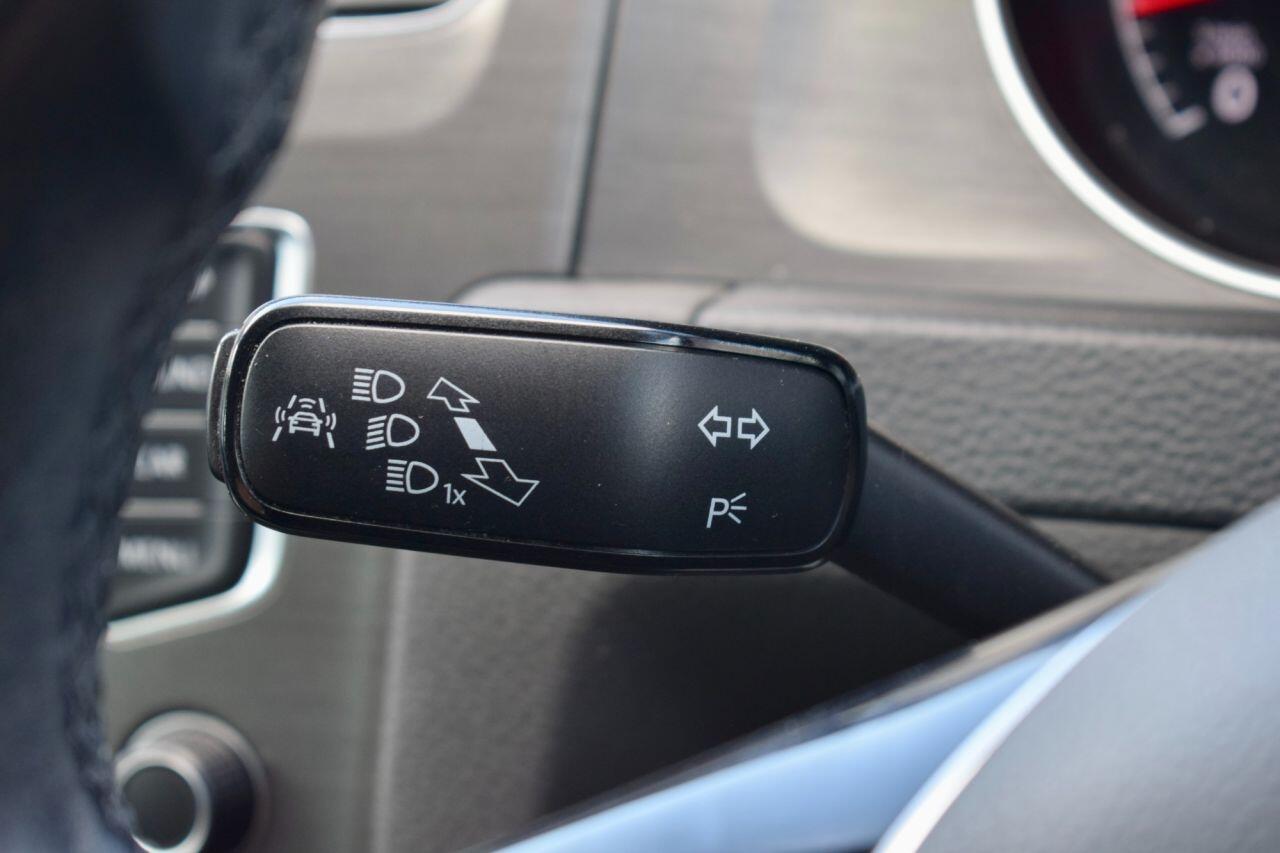 Volkswagen Golf view 43
