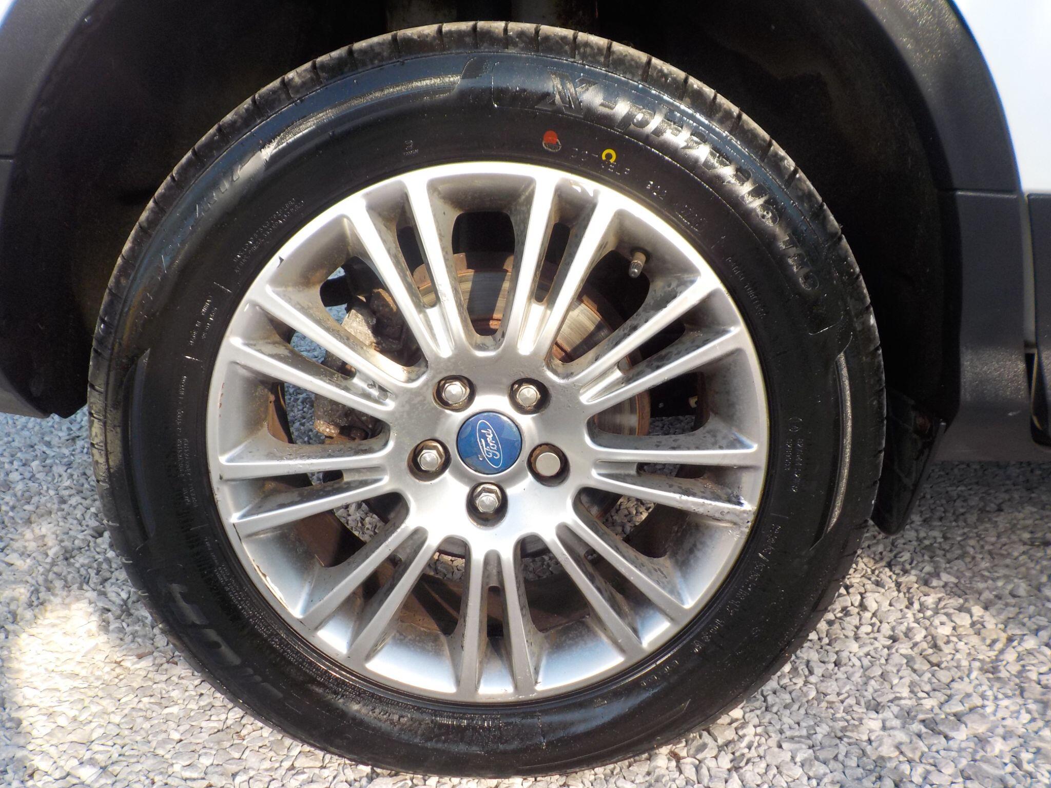 Ford Kuga 2.0 TDCi Titanium 2WD Euro 5 5dr