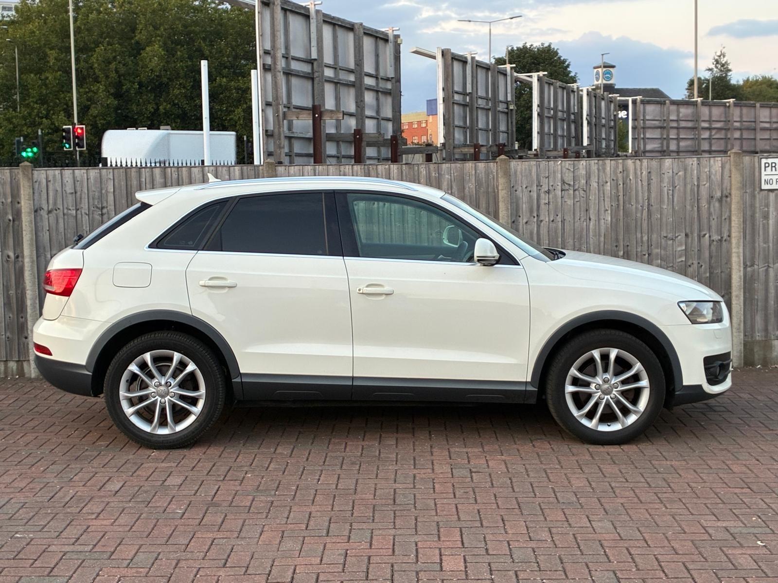 Audi Q3 view 4