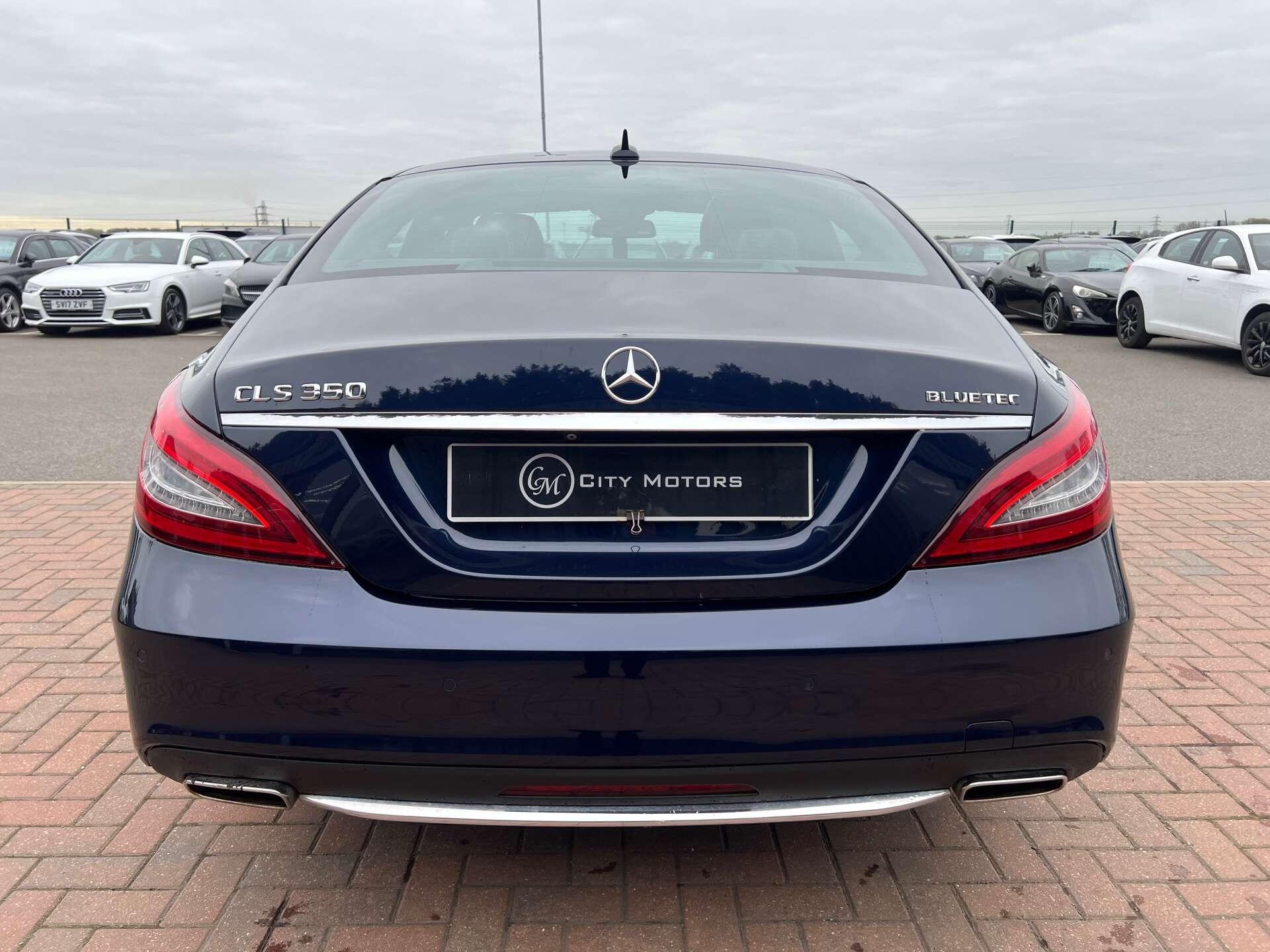 Mercedes-Benz CLS view 9