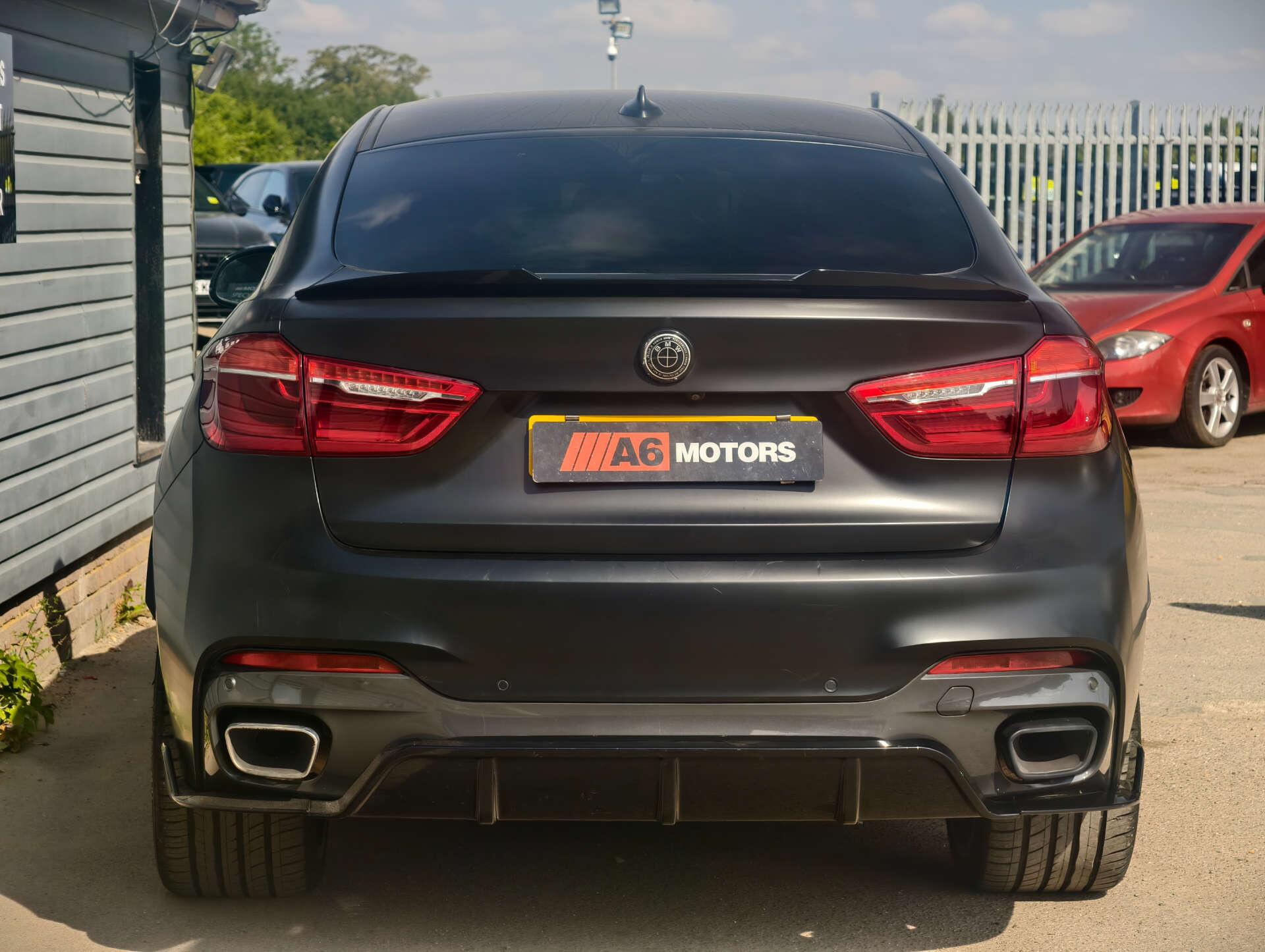 BMW X6 view 14