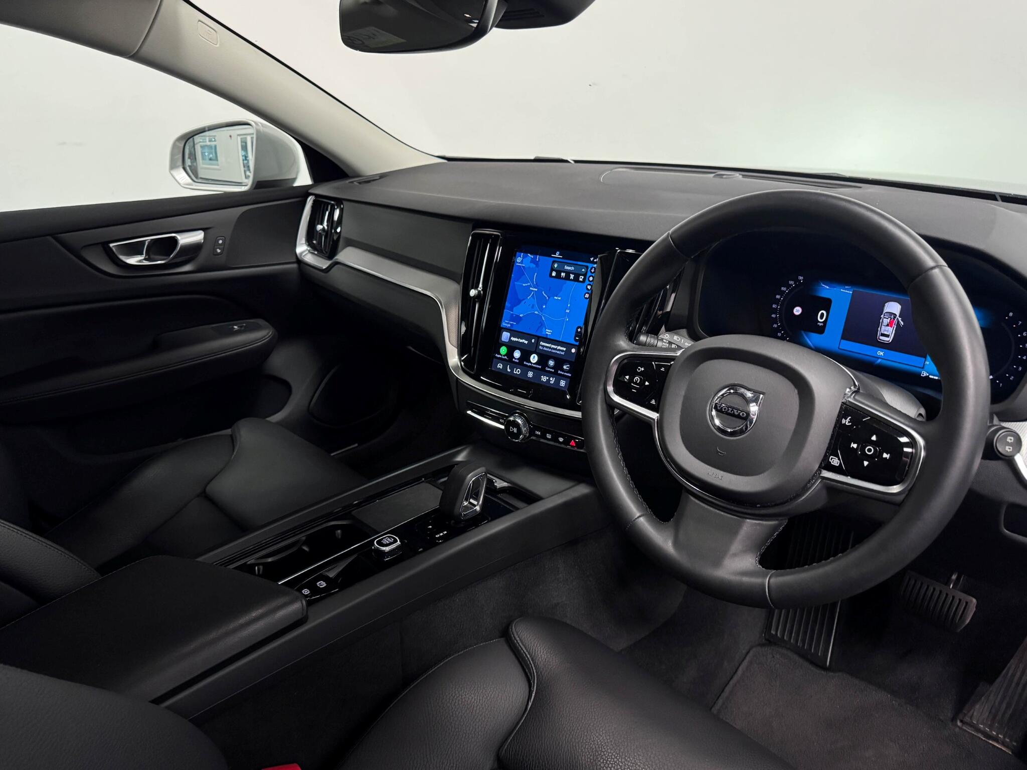 Volvo V60 Cross Country view 35