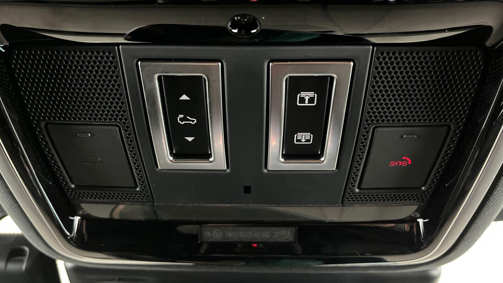 Land Rover Range Rover Velar view 23