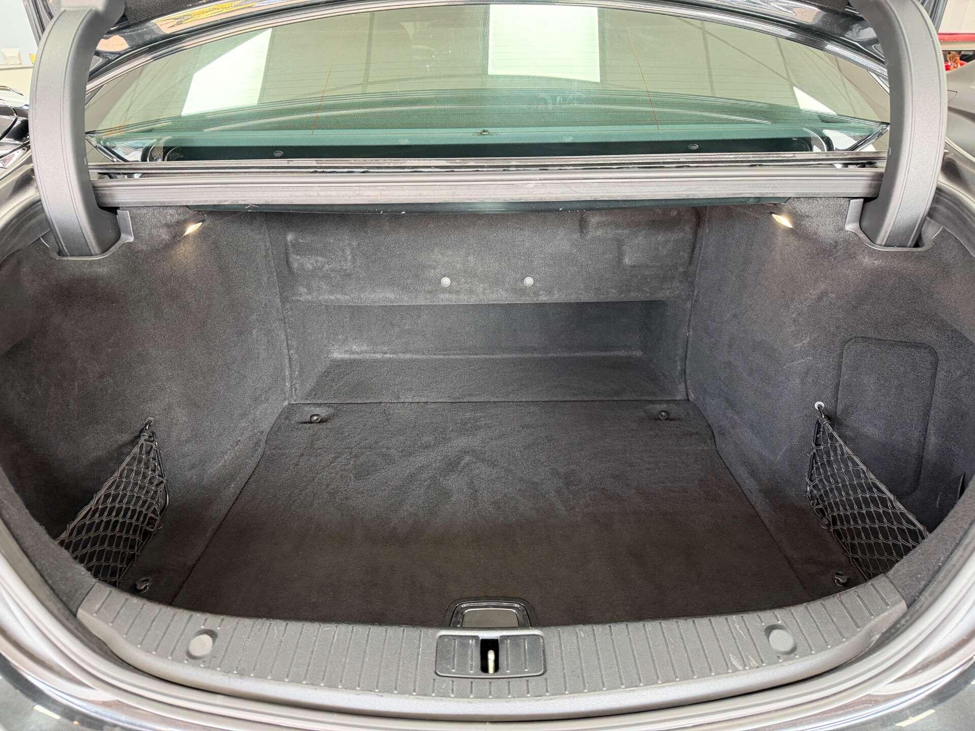 Mercedes-Benz S-Class view 35