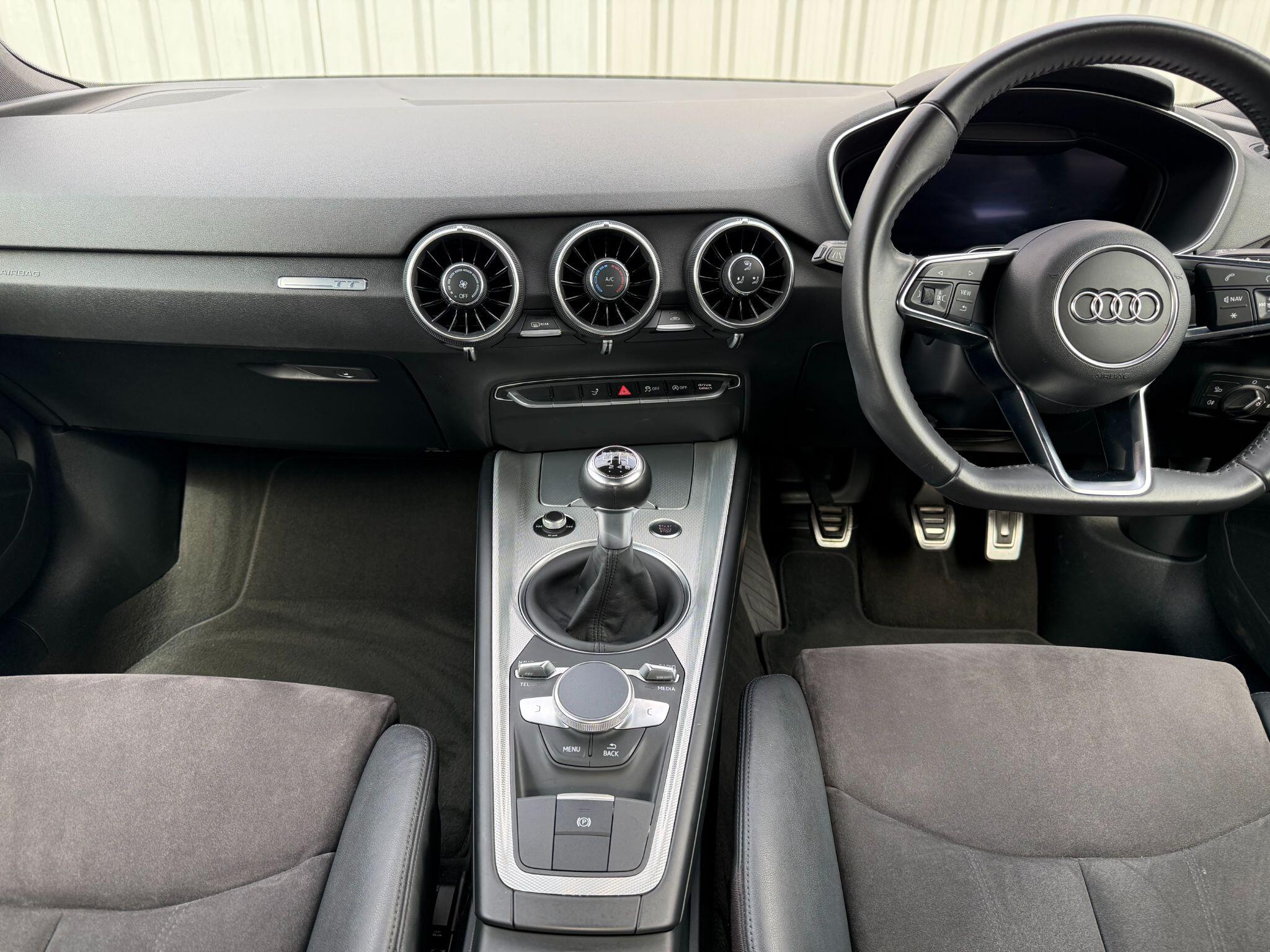 Audi TT view 25