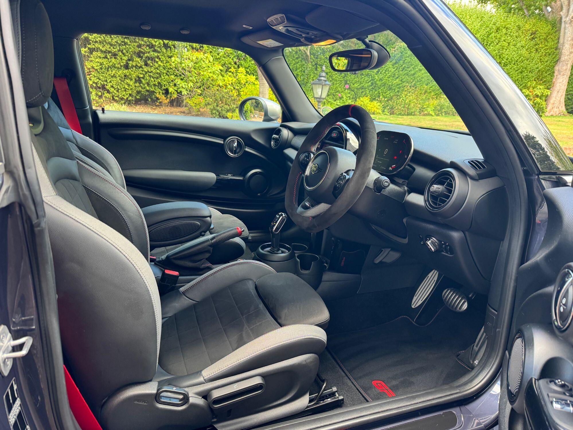 Mini Cooper view 17