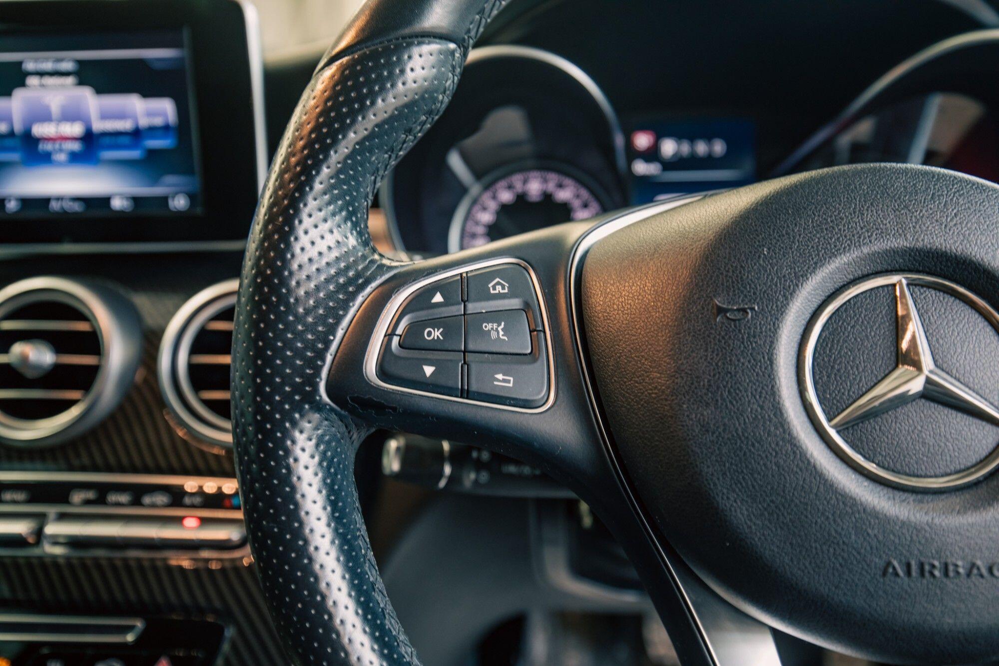 Mercedes-Benz C-Class view 8