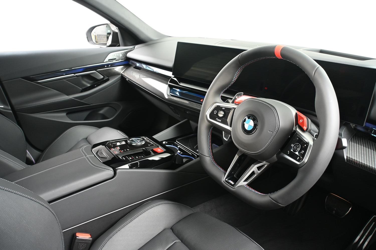 BMW M5 view 6