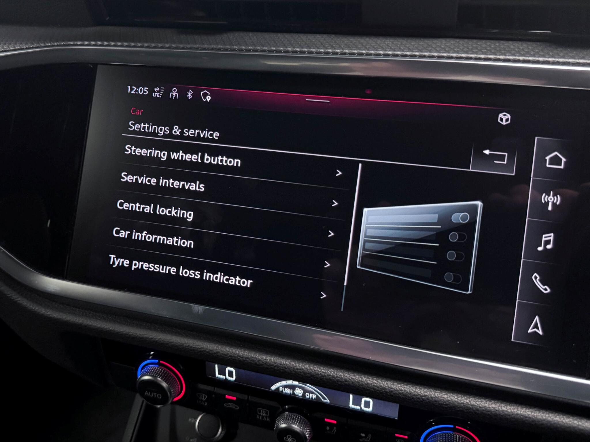 Audi Q3 view 50