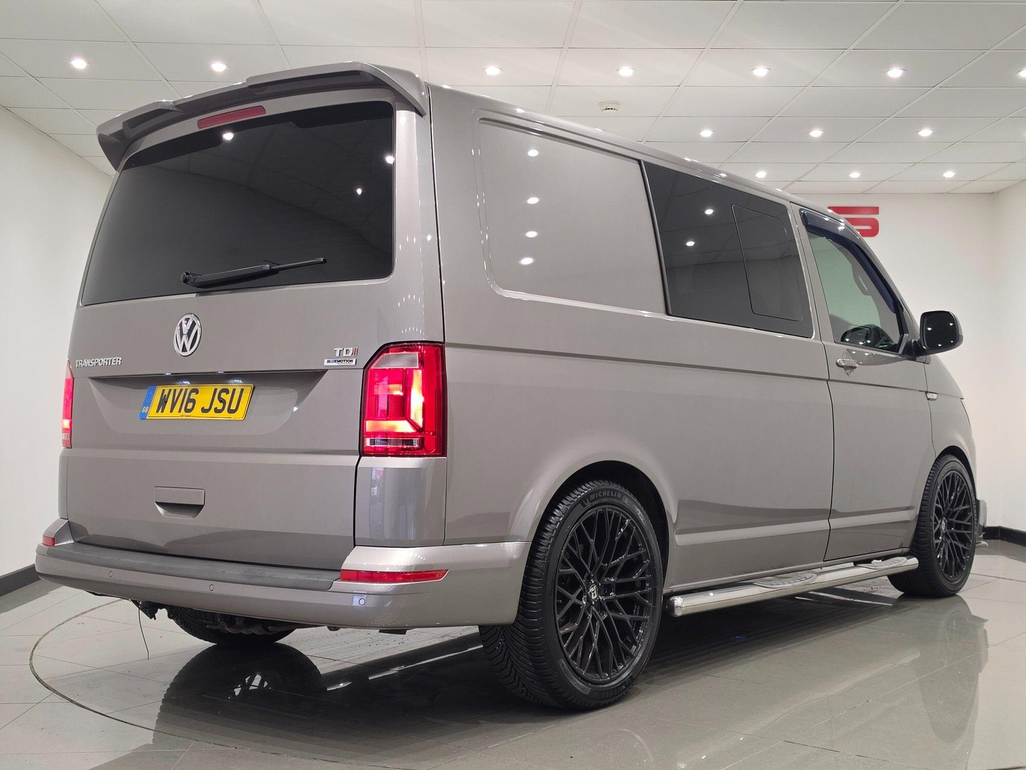 Volkswagen Transporter view 18