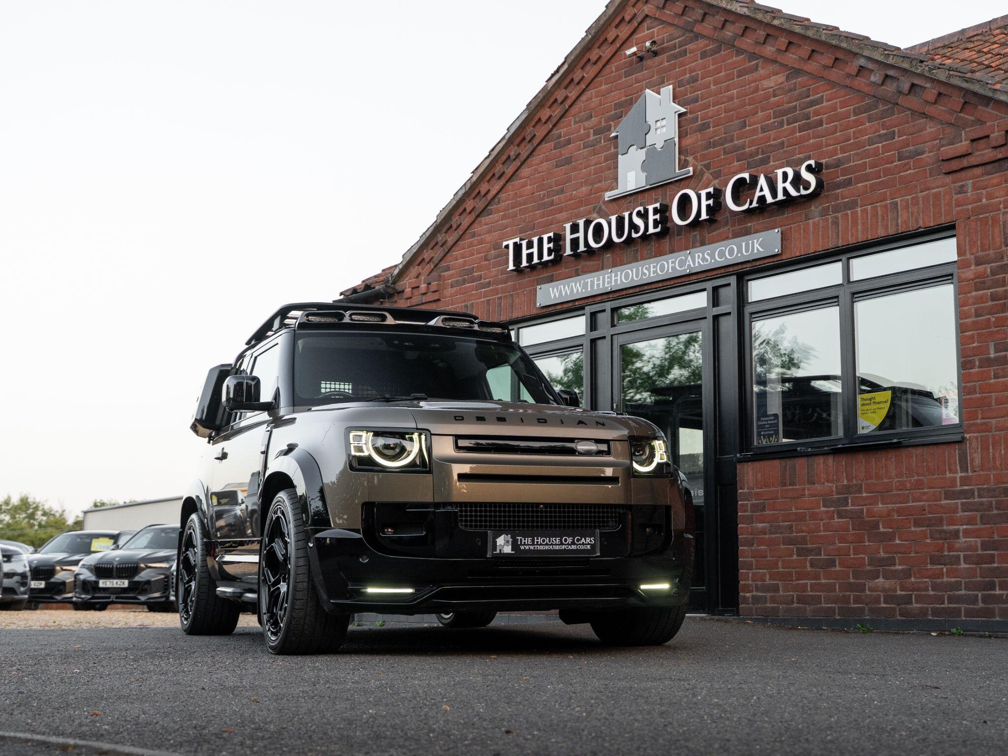 Land Rover Defender 90 view 3