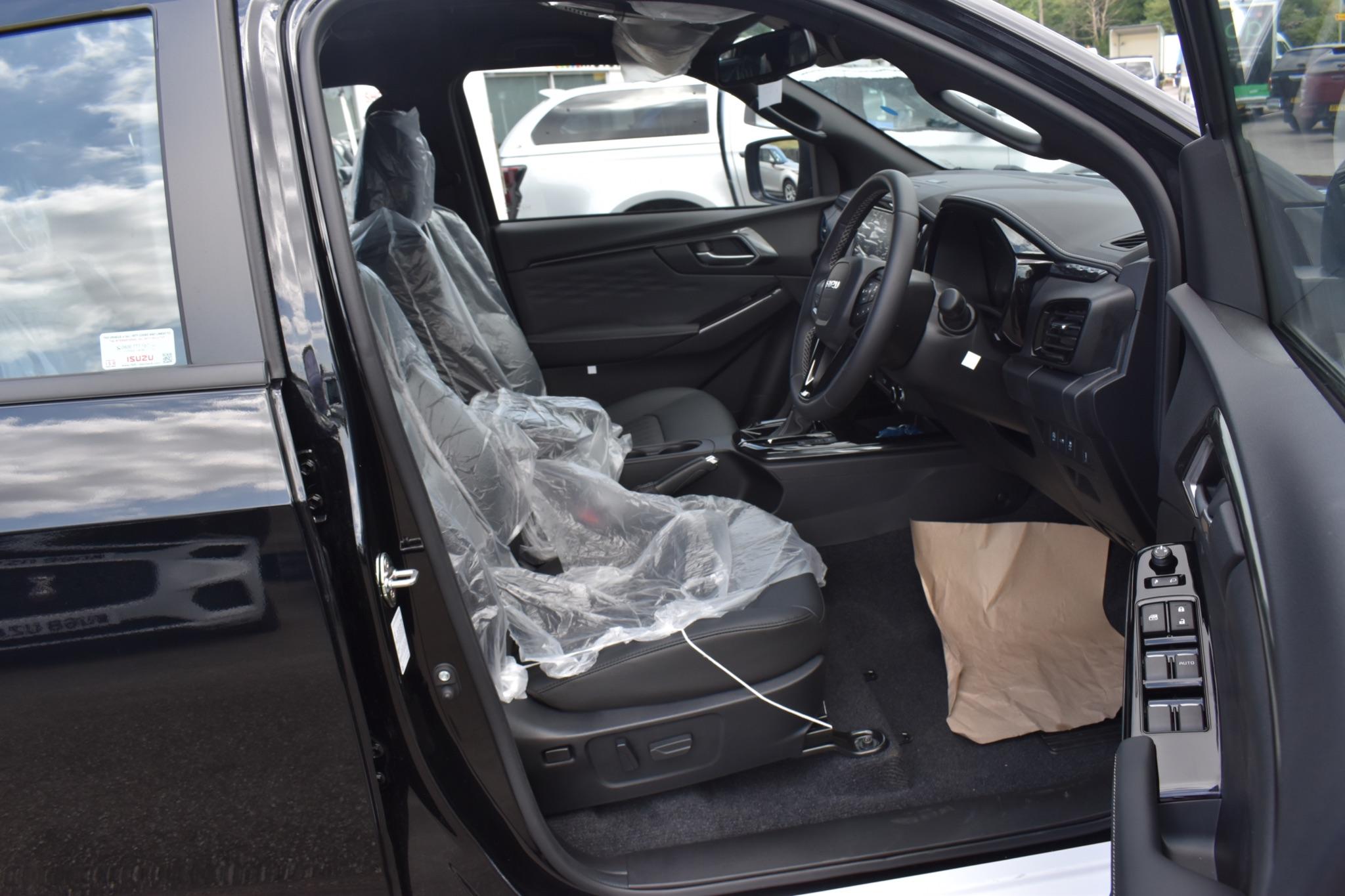 D-Max - 1.9 TD V-Cross Auto 4WD Euro 6 (s/s) 4dr - Image 27