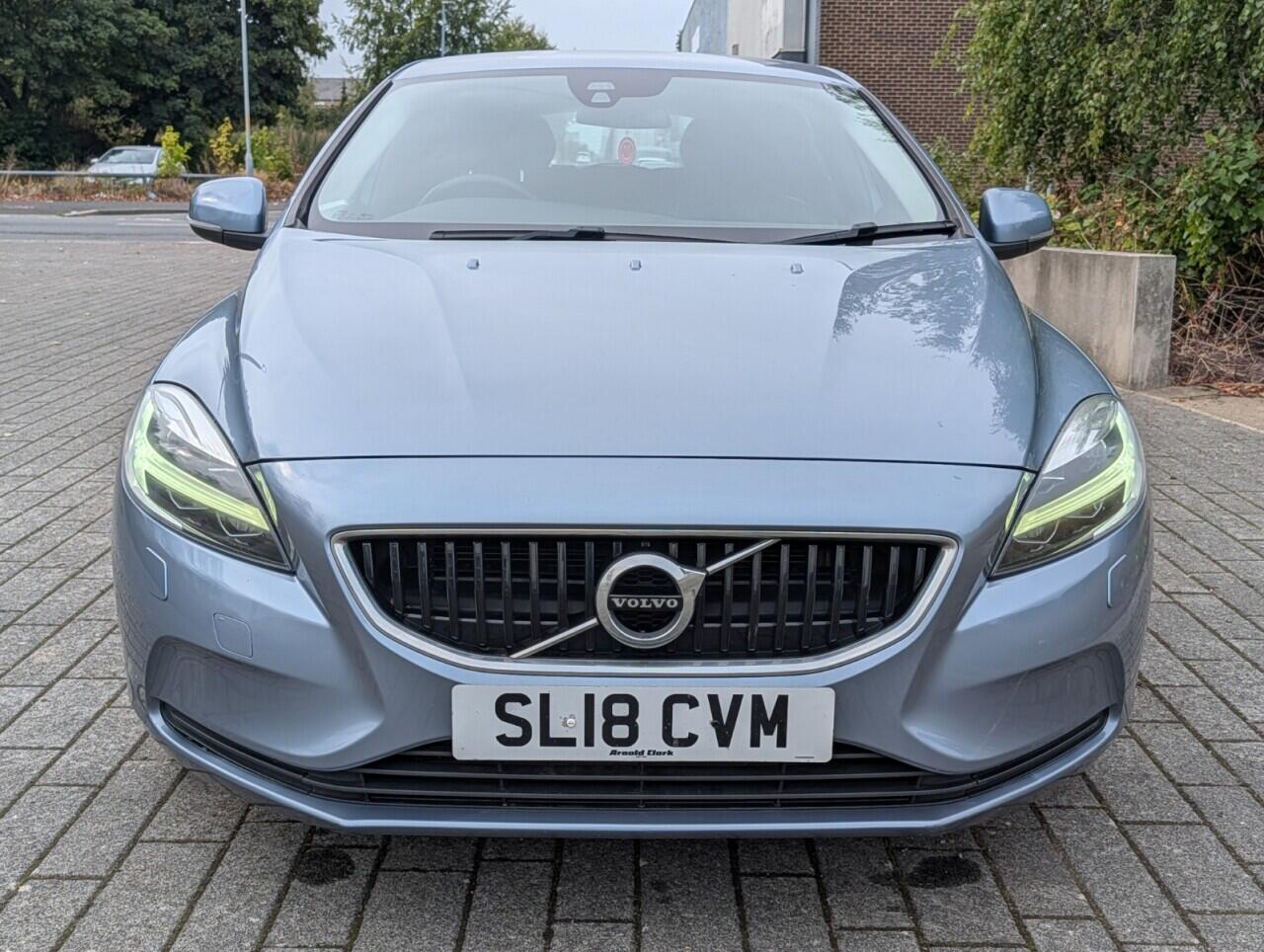 Volvo V40 view 8